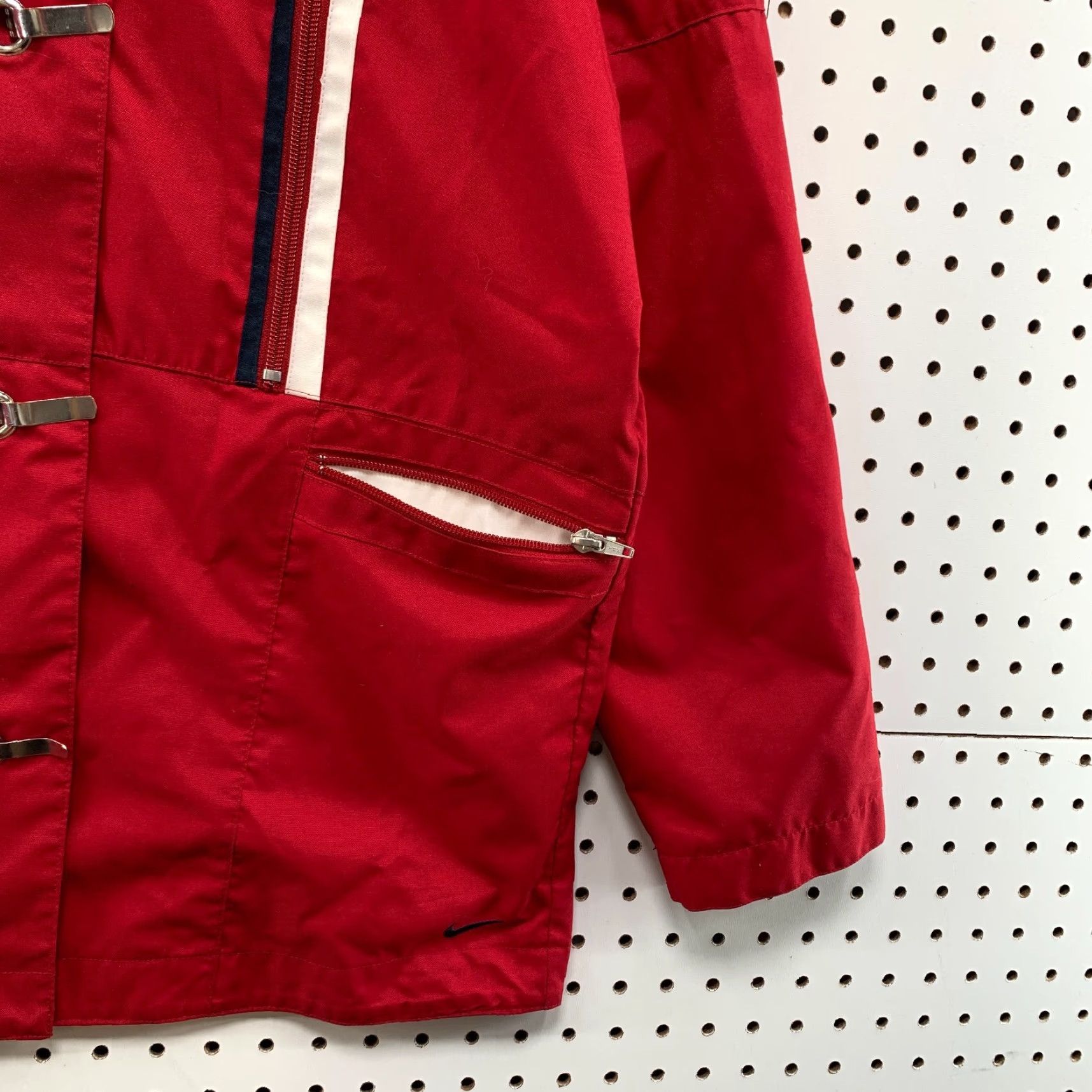 Nike VINTAGE Nike Jacket Womens Small Red Hooded Windbreaker 21.5x28.5 Size S / US 4 / IT 40 - 4 Thumbnail