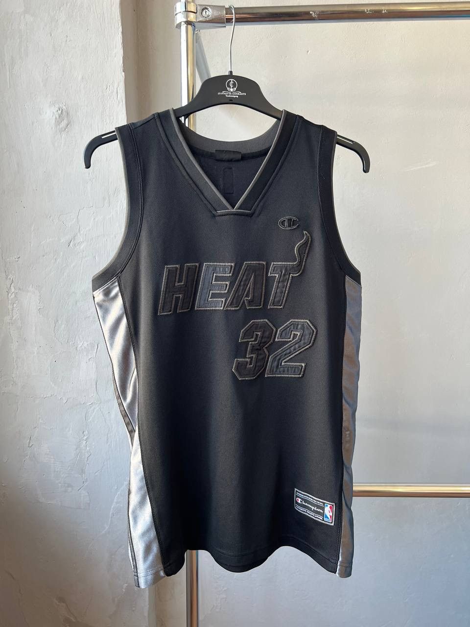 NBA VINTAGE MIAMI HEAT #32 O’NEAL BLACKOUT CHAMPION JERSEY M Size US M / EU 48-50 / 2 - 2 Thumbnail