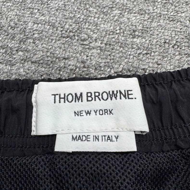 Thom Browne Thom Browne size2 Shark embroidered beach shorts Size US 26 / EU 42 - 3 Thumbnail