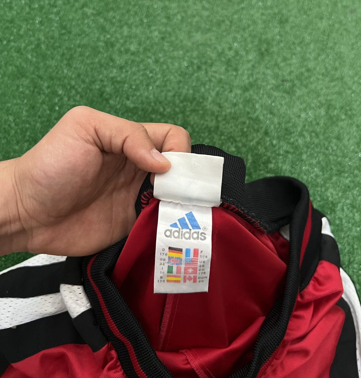 Adidas × Vintage Rare Vintage Adidas Dazzle Basketball Shorts Soft Shiny Size US 32 / EU 48 - 4 Thumbnail