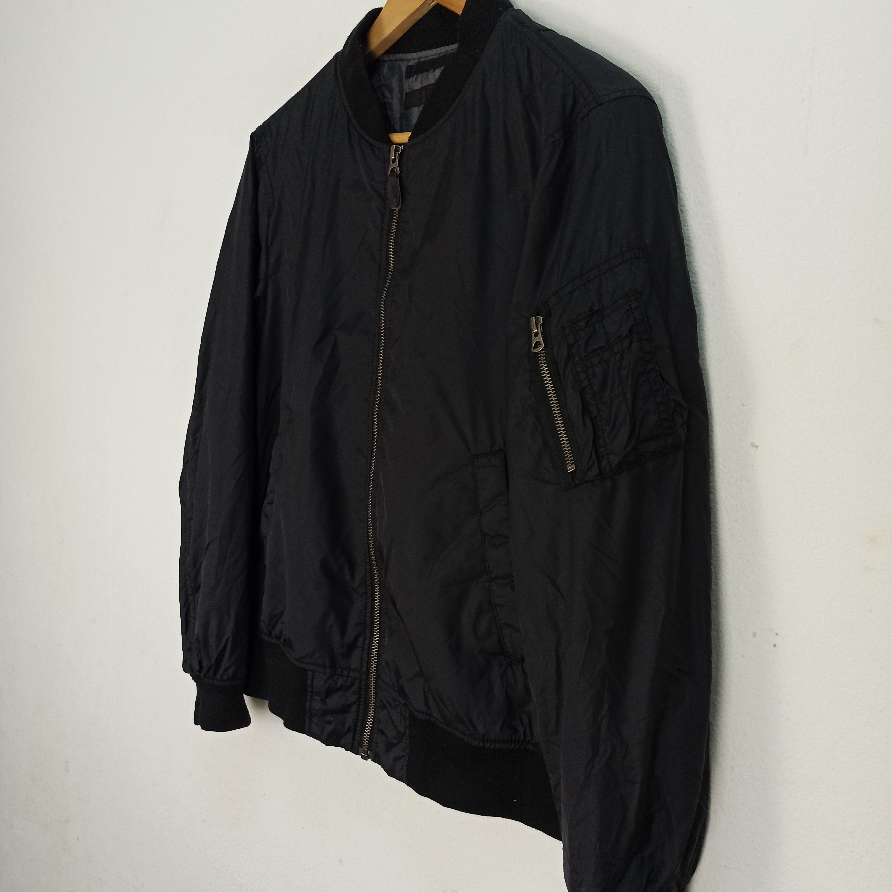 Uniqlo Rare Uniqlo Bomber Jacket By Uniqlo Japanese Size US S / EU 44-46 / 1 - 2 Thumbnail