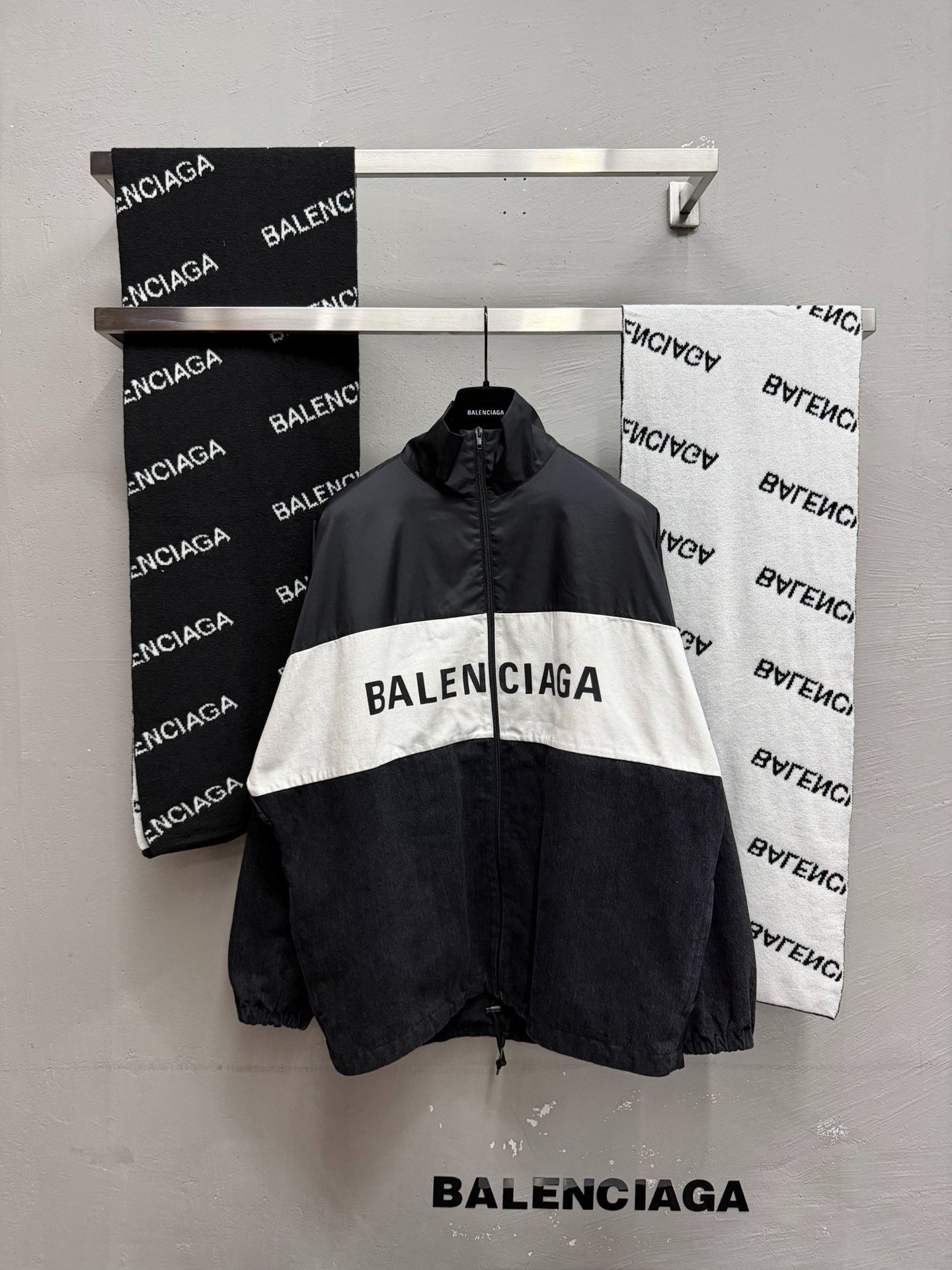 Balenciaga Balenciaga Gray Spliced Denim Jacket Size S / US 4 / IT 40 - 1 Thumbnail