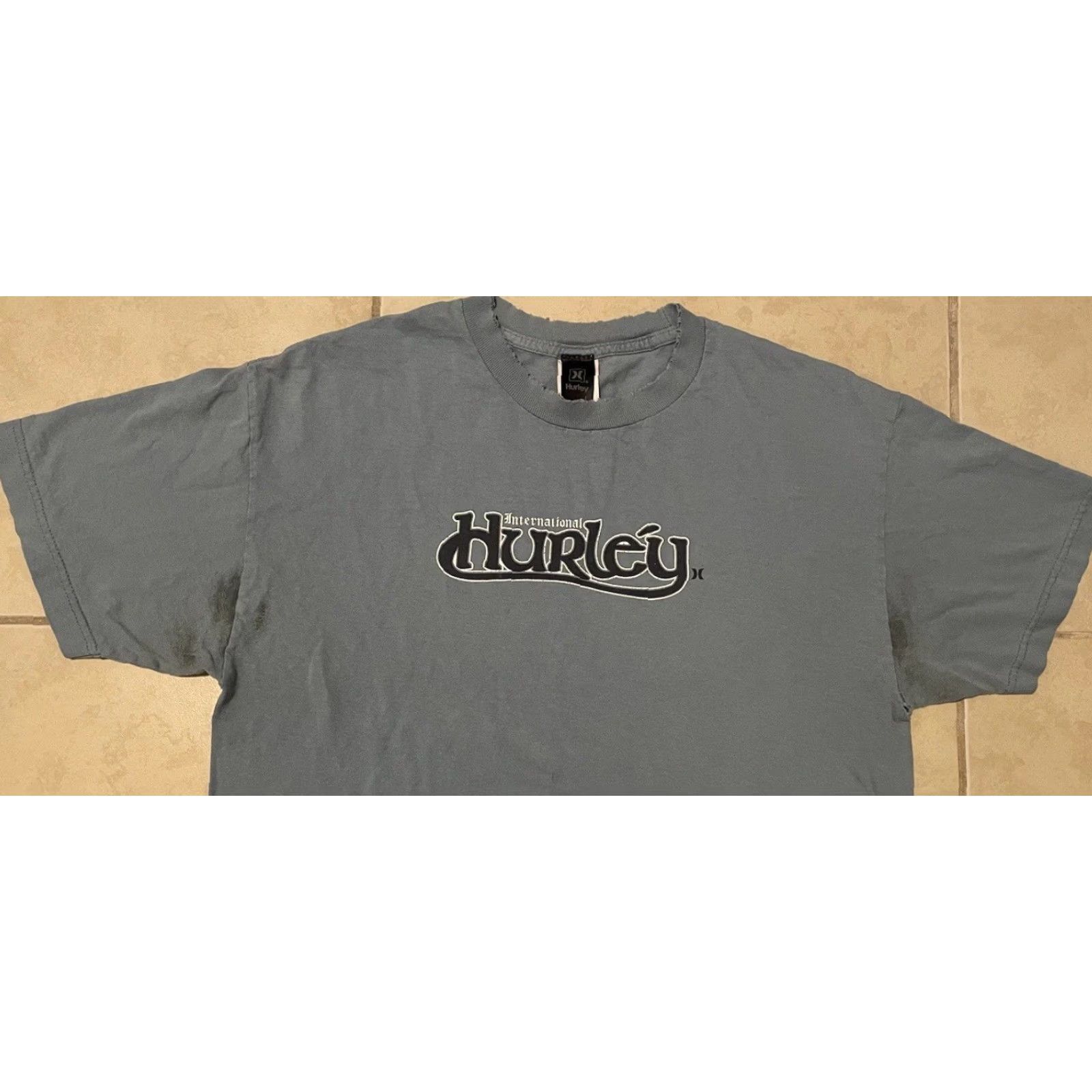 Quiksilver VINTAGE Hurley T-Shirt M Blue Distressed Surf Skate 90s Y2K Grunge Ocean Beach Billabong Thrashed USA Rock Retro Gear Mens Size US M / EU 48-50 / 2 - 6 Thumbnail