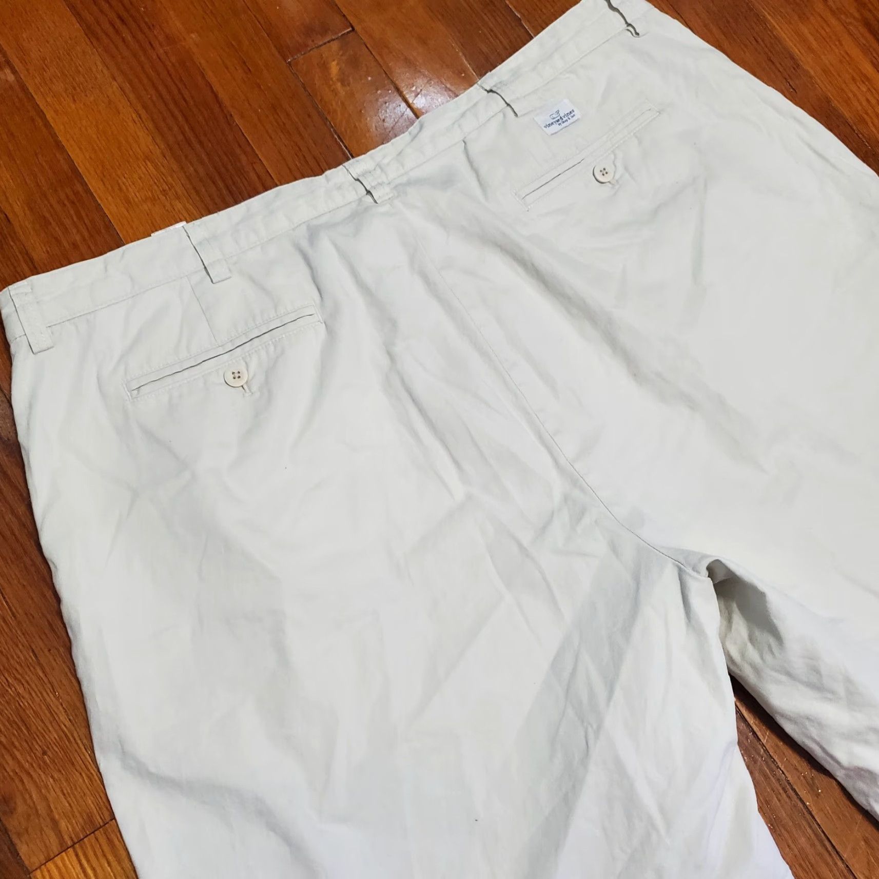 Vineyard Vines Vineyard Vines Mens Club Shorts 42 Beige Chino Cotton Regular Zip Button Logo Slas 9in Inseam Peter Style Preppy Mens Size US 42 / EU 58 - 2 Thumbnail