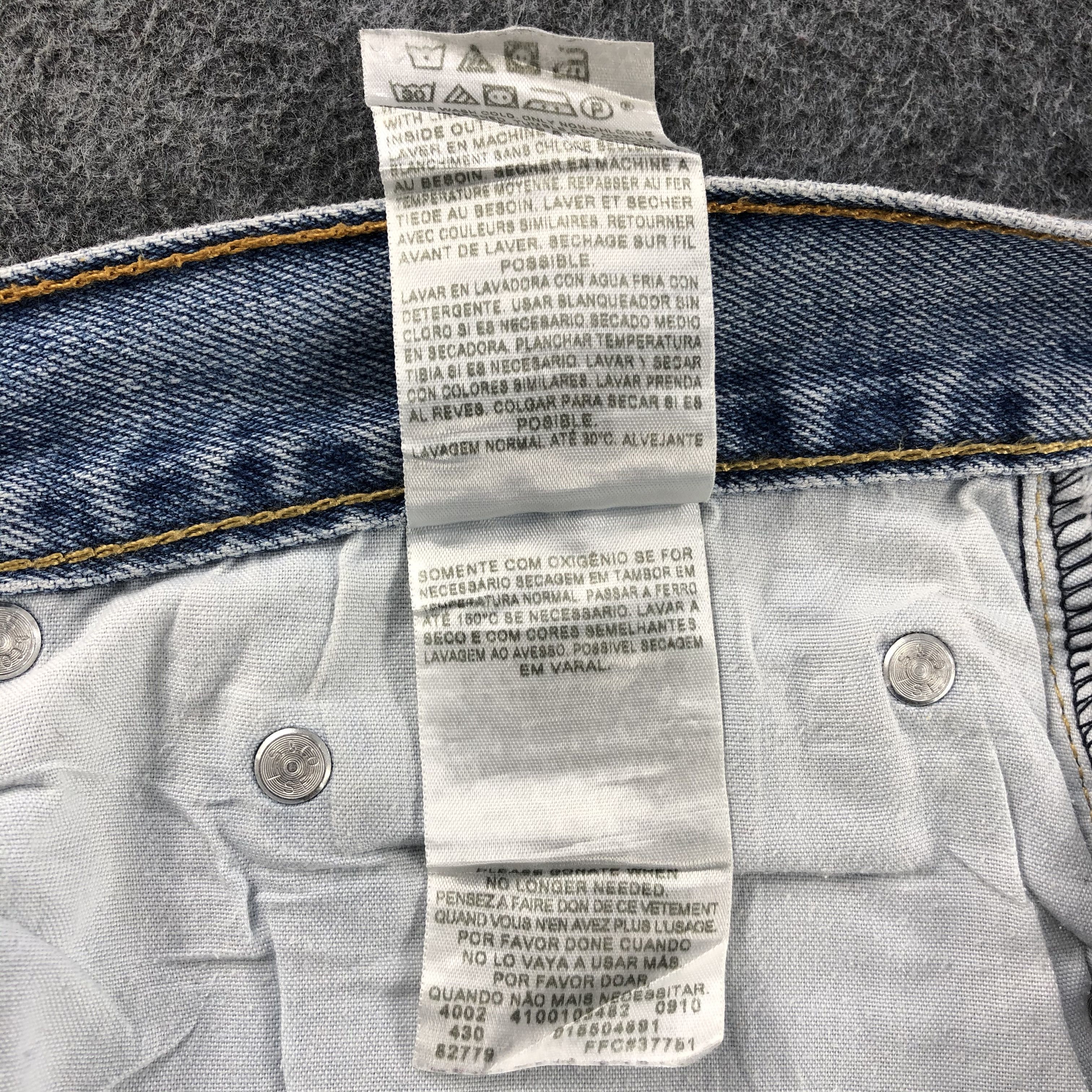 Levi's Vintage 90s Light Wash Levis 550 Jeans-J1223 Size US 44 / EU 60 - 11 Thumbnail