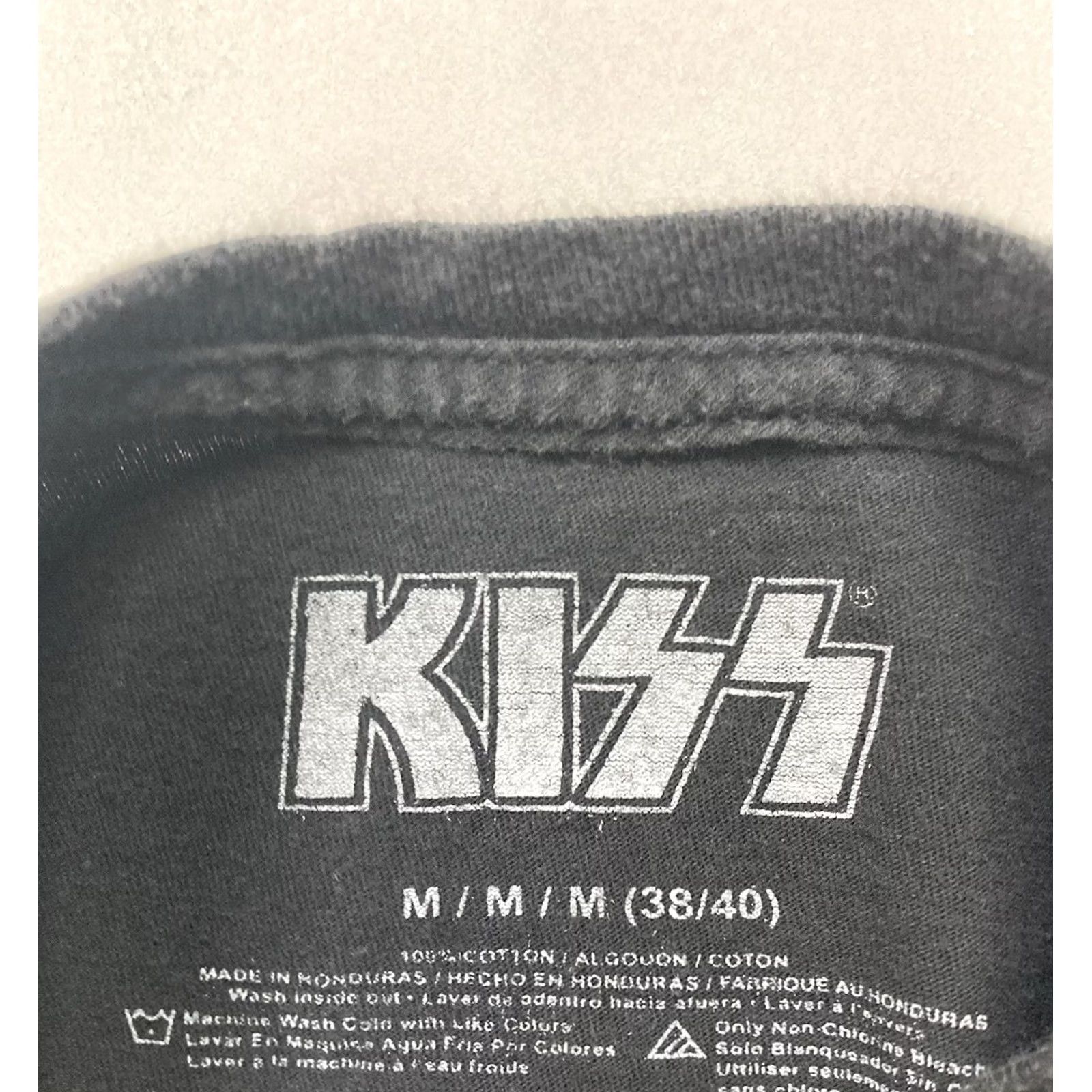 Vintage VINTAGE Kiss World Tour 77 Graphic T-shirt Women Medium Black Short Sleeve Band Music Shirt Womens - 192 Size M / US 6-8 / IT 42-44 - 4 Thumbnail