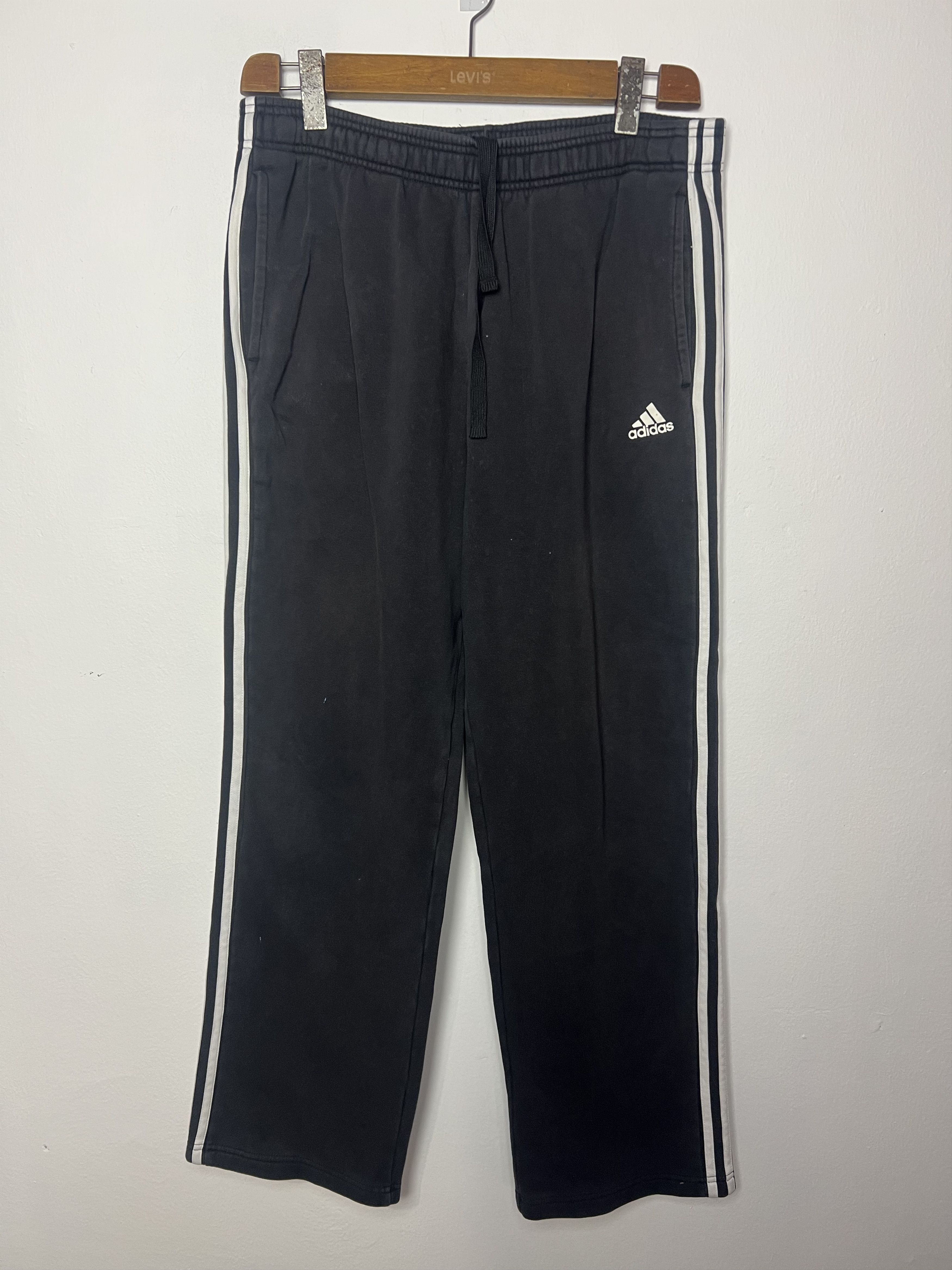 Adidas ADIDAS PRIMEGREEN ESSENTIAL WARM UP STRIPES TRACK PANT Size US 33 - 1 Thumbnail