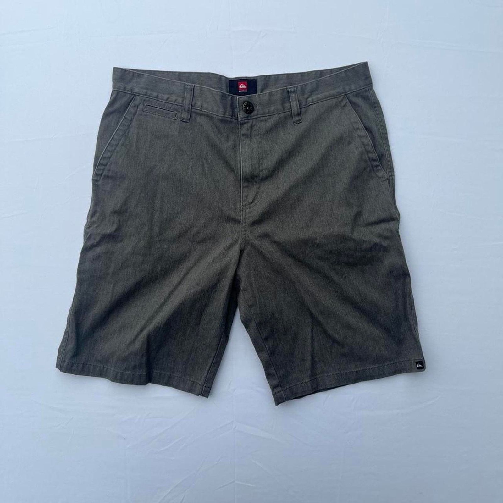 Quiksilver Quicksilver Men's Y2K Chino Cargo Grey Shorts Size 34 Size US 34 / EU 50 - 1 Thumbnail