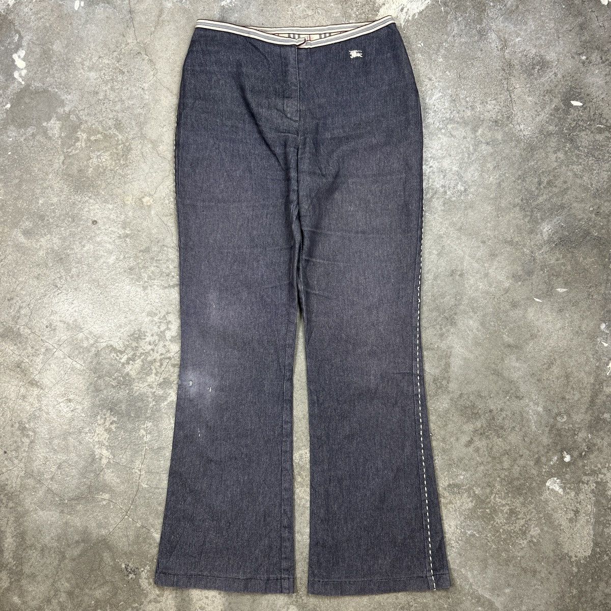 Burberry × Vintage 1990s Burberry - Flared Denim Jeans Size US 26 / EU 42 - 1 Thumbnail