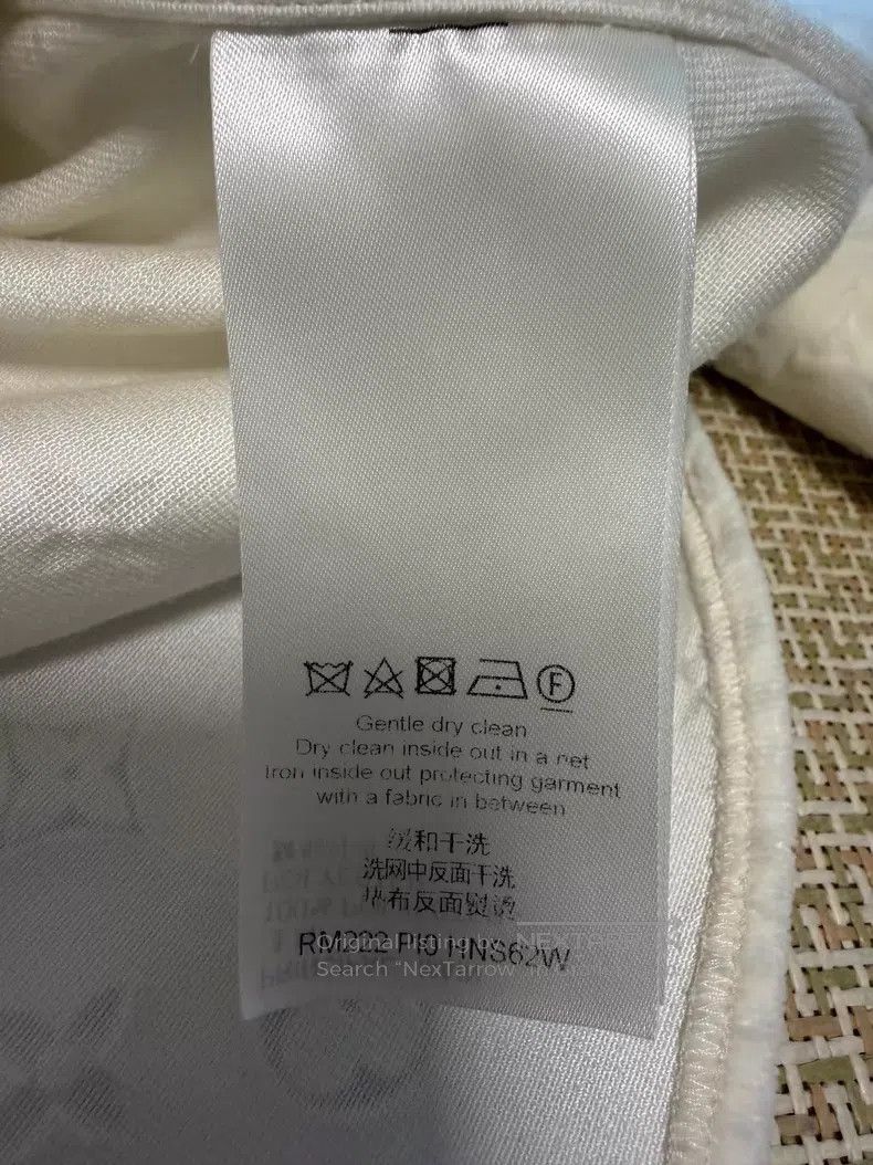 Louis Vuitton Louis Vuitton Towel White Dark Logo Shirt Size US XS / EU 42 / 0 - 4 Thumbnail