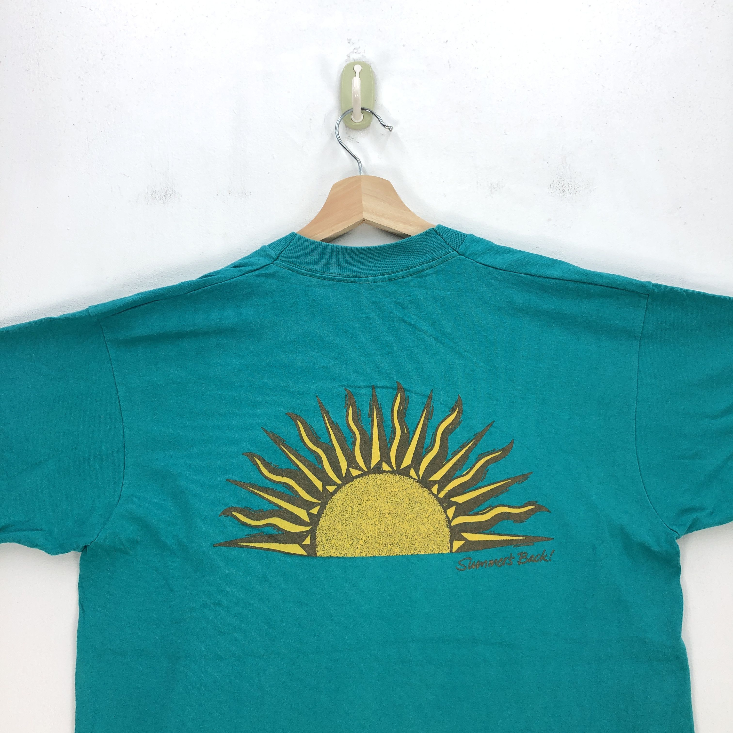Vintage Vintage 90s Novelty T Shirt Summer's Back Crewneck Tees Size US M / EU 48-50 / 2 - 3 Thumbnail