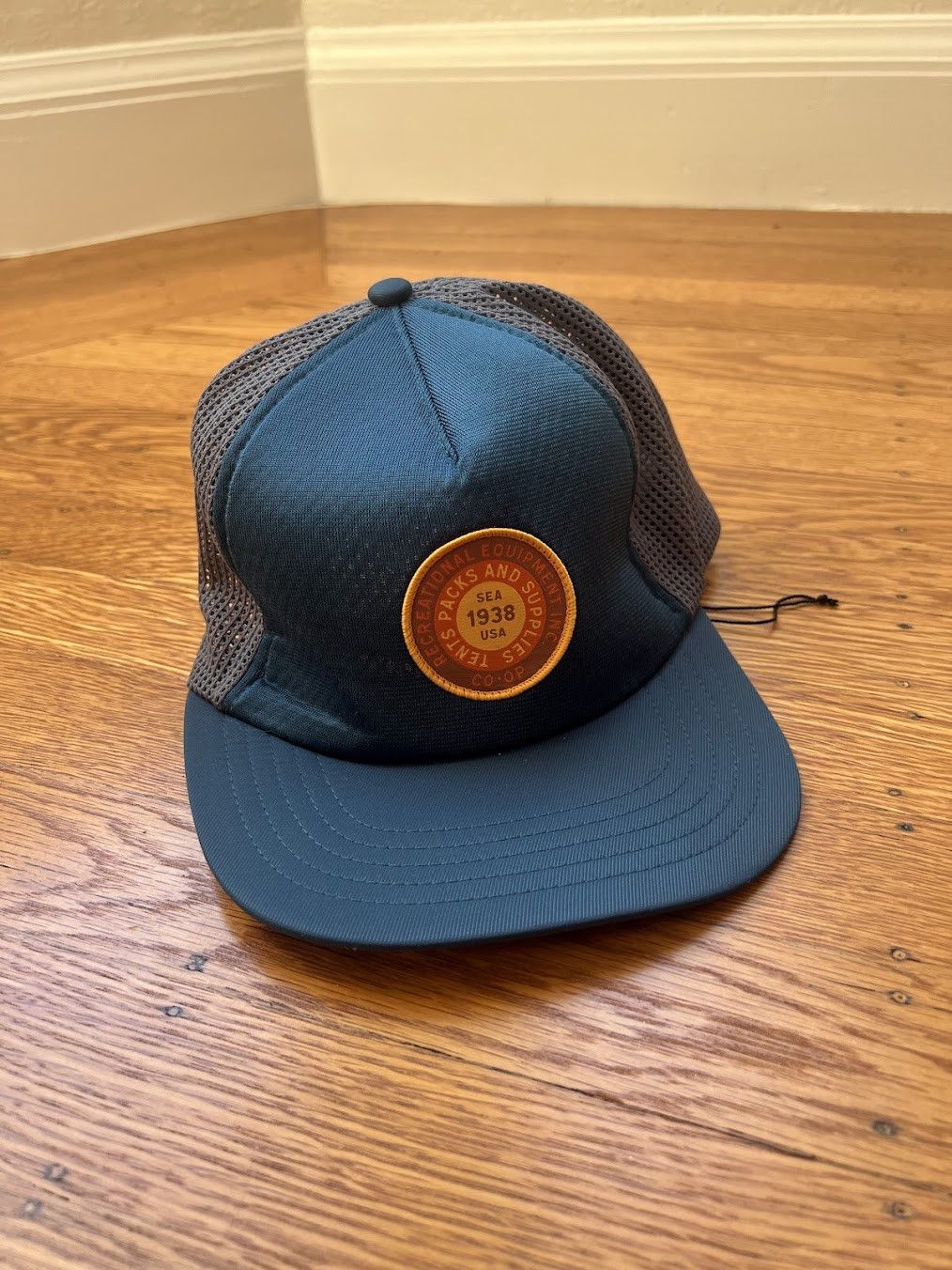 Rei Sporty Trucker Hat Size ONE SIZE - 1 Thumbnail