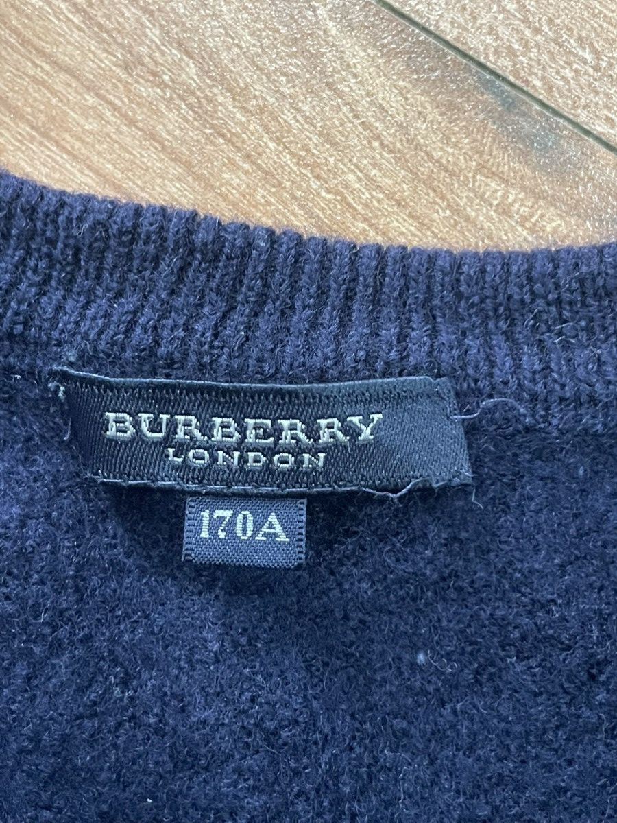 Burberry Burberry London V-neck Sweatshirt Size ONE SIZE - 3 Thumbnail