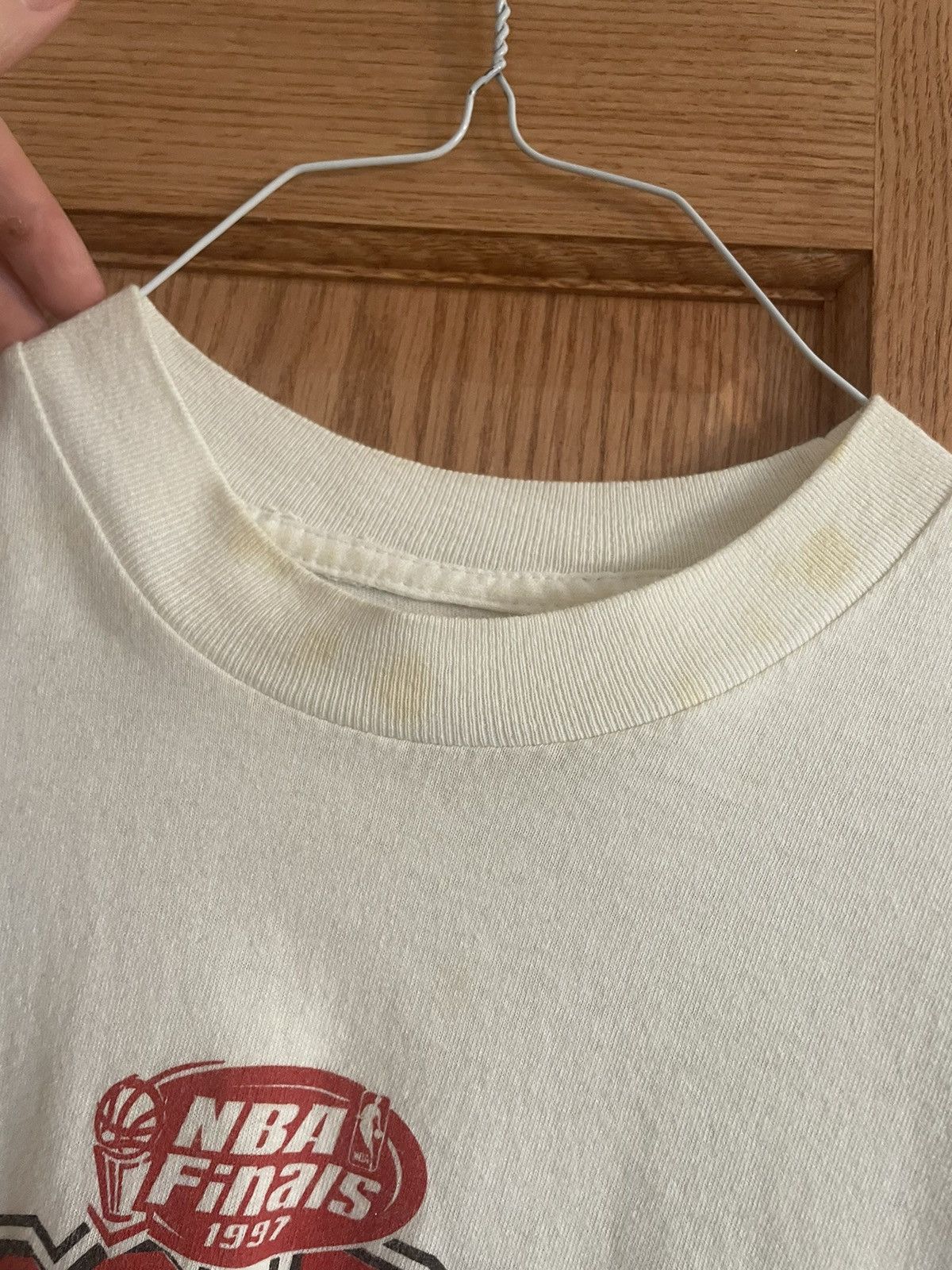 NBA × Vintage Vintage Chicago Bulls Tee 1997 Champs Size US M / EU 48-50 / 2 - 4 Thumbnail