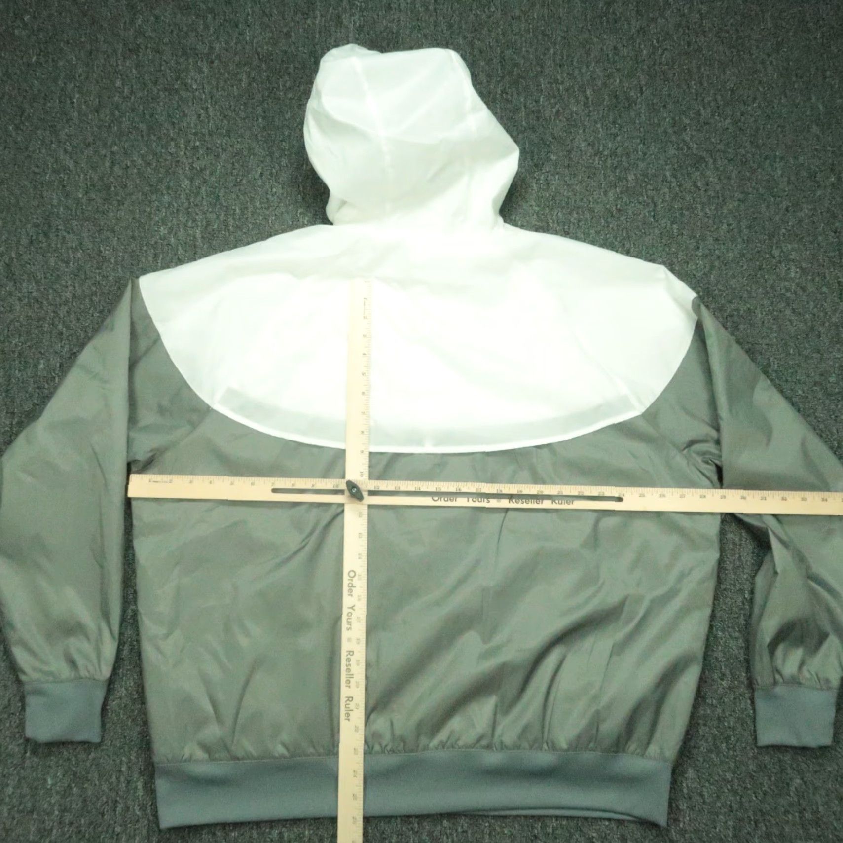 Nike Nike Windbreaker Jacket Men XL Hooded Mid-Length Zip Pockets Gray Smoke Grey White Solid Softshell Winter Spring Fall Sportswear Size US XL / EU 56 / 4 - 7 Thumbnail