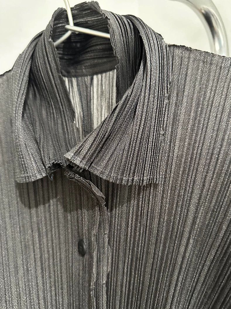 Issey Miyake Issey Miyake size:3 Grey pleated short-sleeved shirt Size M / US 6-8 / IT 42-44 - 6 Thumbnail