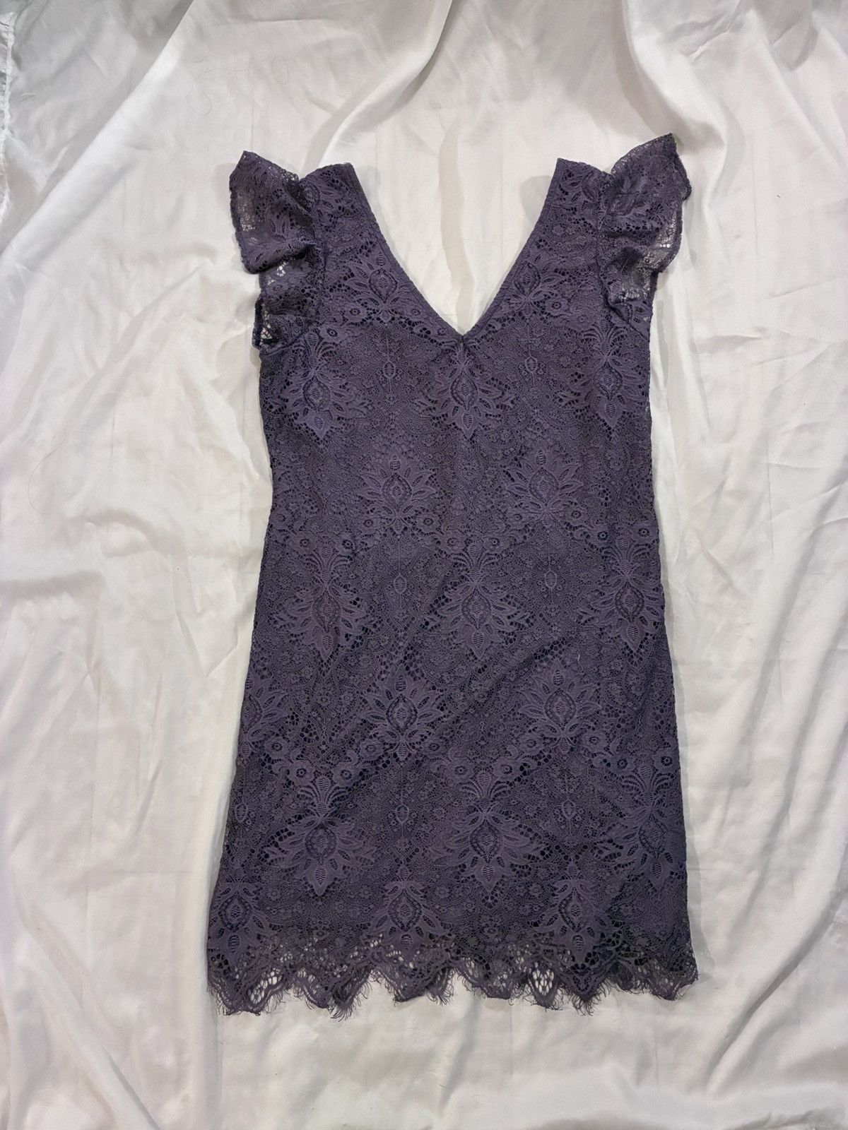 Other Francesca’s Lace Flutter Sleeve Mini Dress Size L / US 10 / IT 46 - 3 Thumbnail