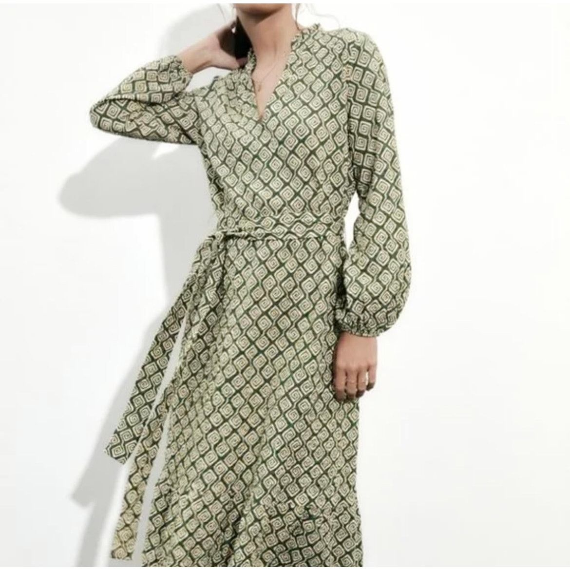slim fit dress slacks ZARA. Short geometric print dress. TM – Hibuy market main image 0