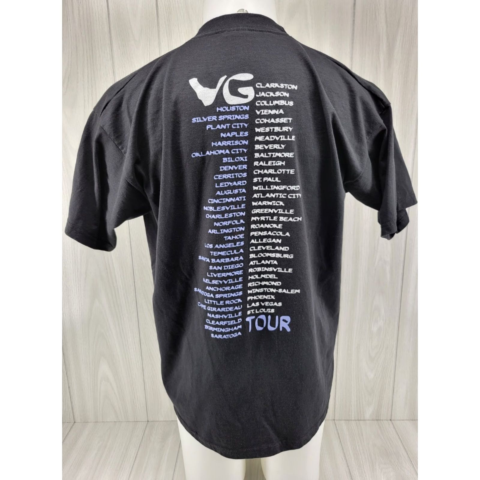 Fruit Of The Loom VINTAGE Vince Gill 1999 Tour Shirt Adult XL Short Sleeve Double Sided Black Shirt Mens XL Black 1999 Tour Vince Gill Double Sided Cotton T-Shirt Size US XL / EU 56 / 4 - 5 Thumbnail