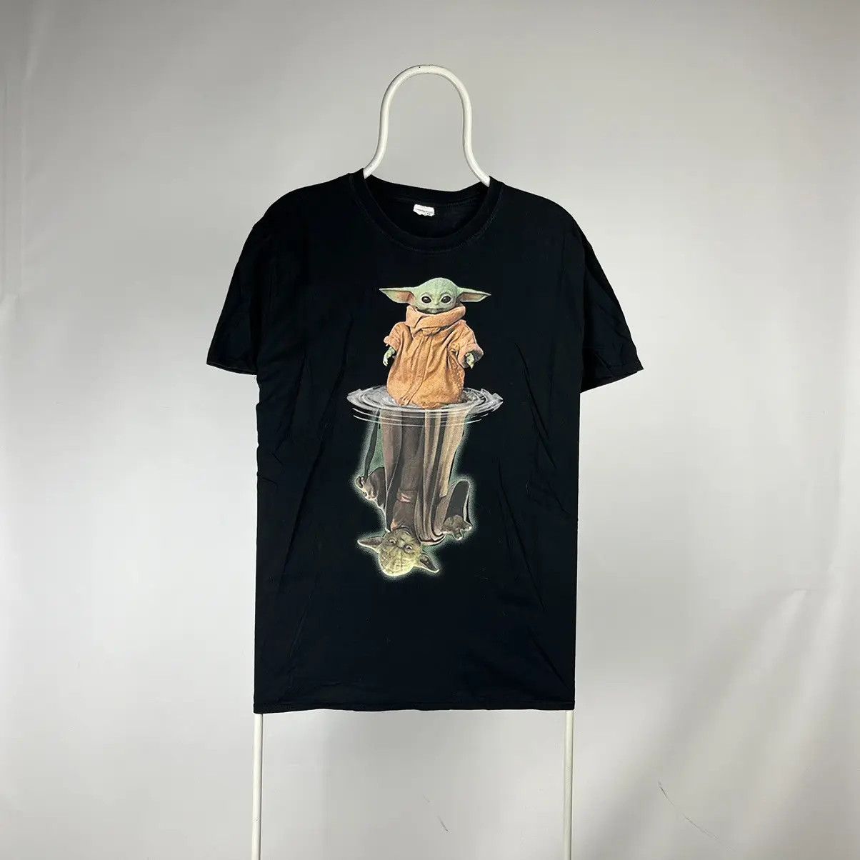 Star Wars Star wars Mandalorian baby Yoda Tshirt movie Size US XL / EU 56 / 4 - 1 Thumbnail