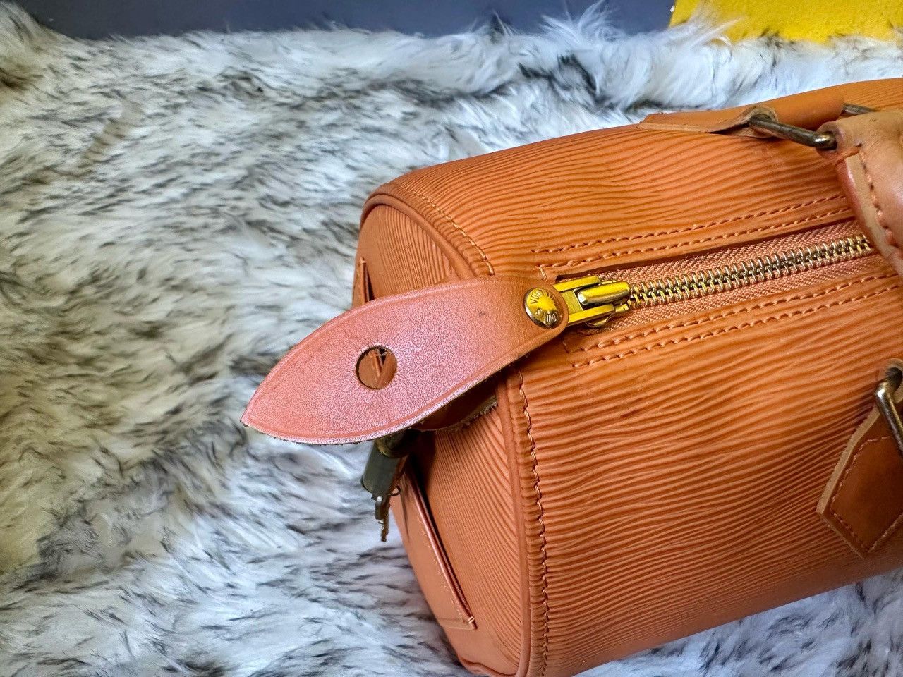 Louis Vuitton Authentic Louis Vuitton Epi Leather Speedy 25 Handbag Size ONE SIZE - 13 Thumbnail