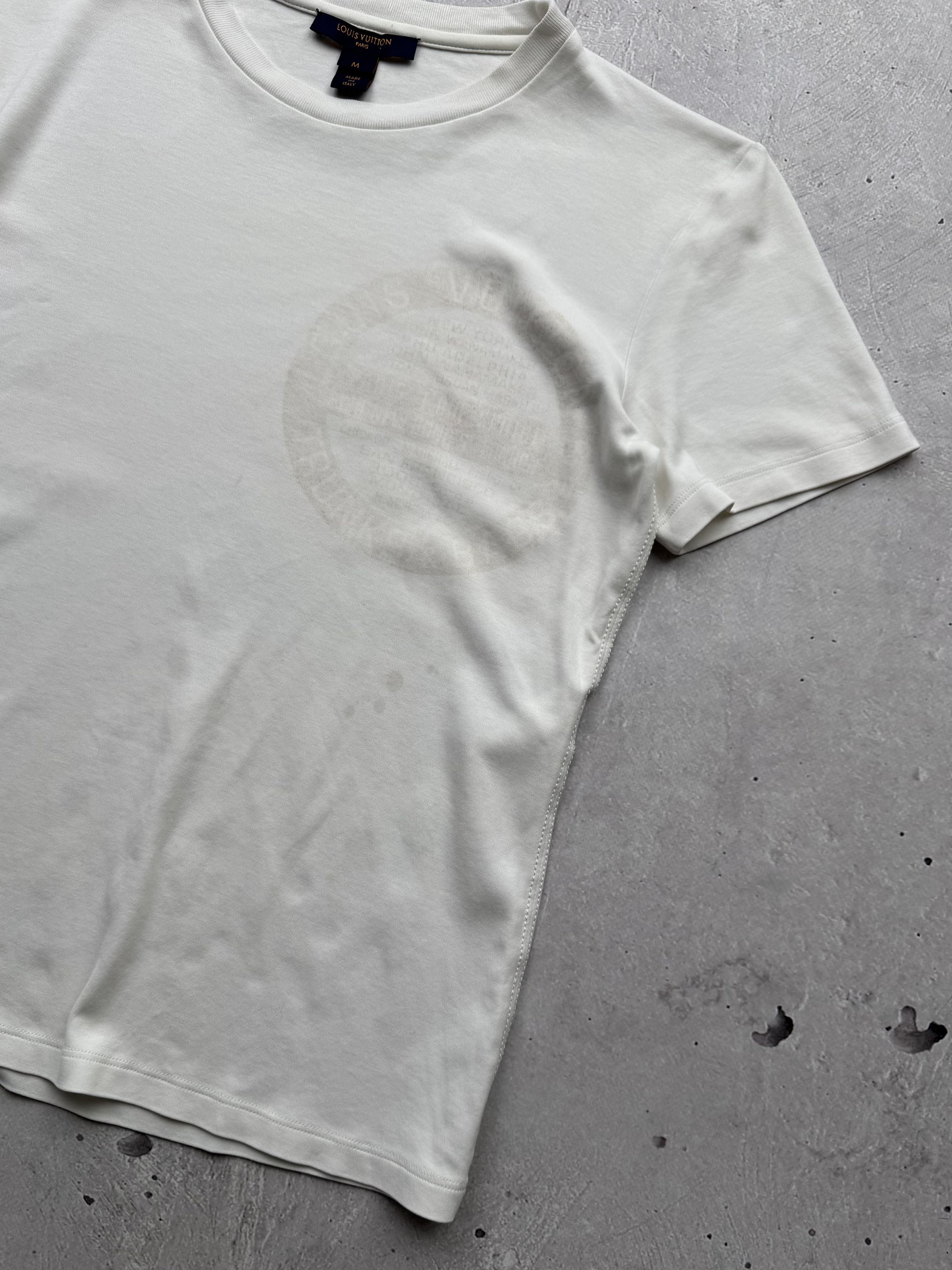 Louis Vuitton Louis Vuitton Vintage Worn T-Shirts Size M / US 6-8 / IT 42-44 - 3 Thumbnail