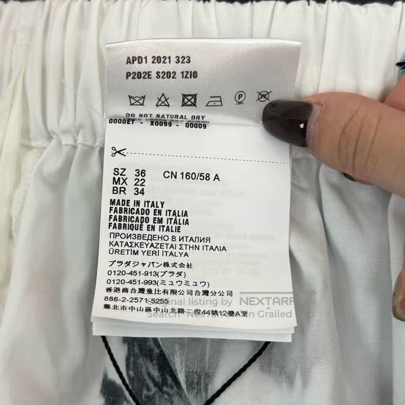 Prada Prada Black and white ink cloth triangle label shorts Size 24" / US 00 / IT 34 - 6 Thumbnail