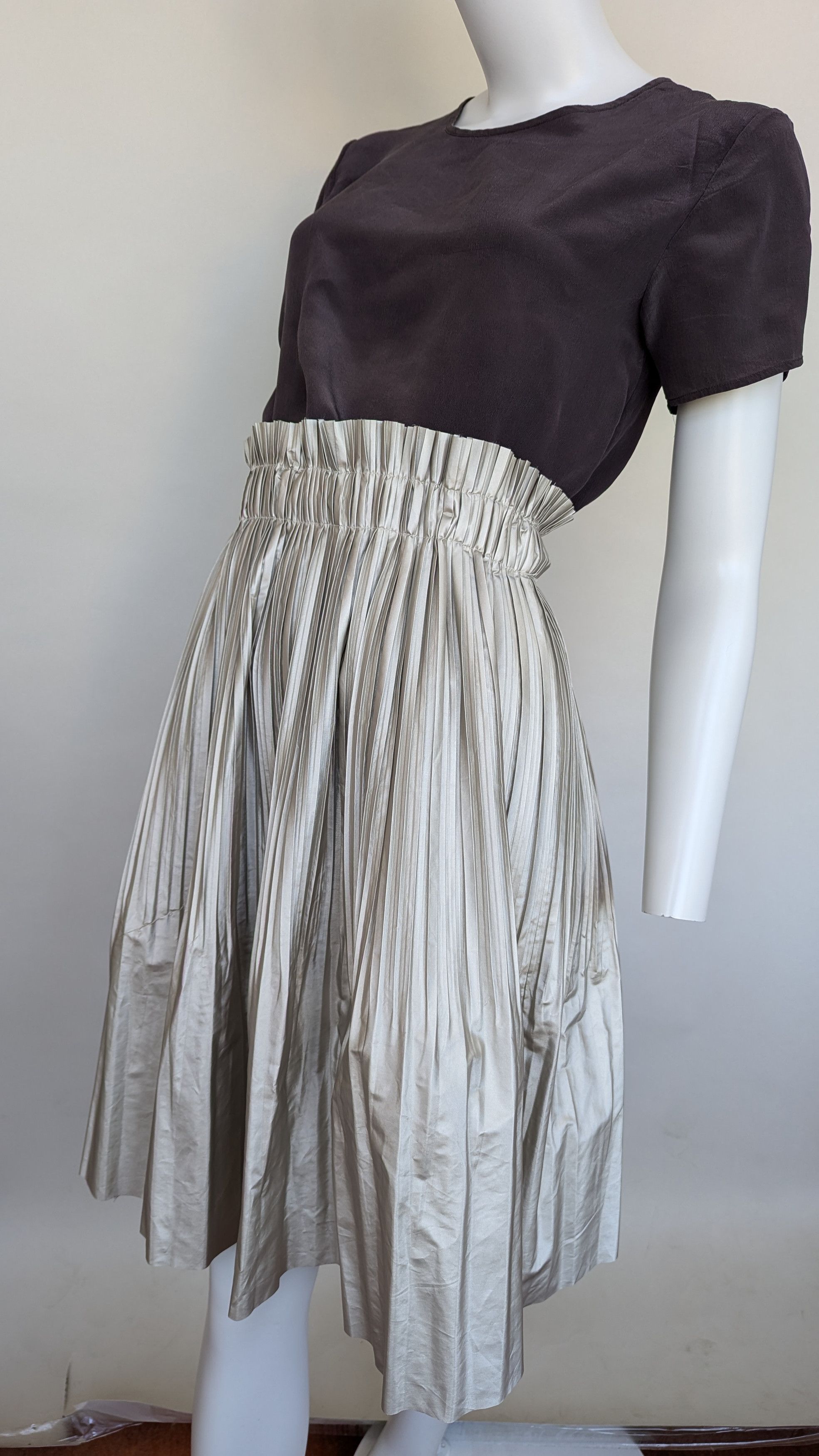 DKNY metallic pleated midi skirt Size 28" / US 6 / IT 42 - 1 Thumbnail
