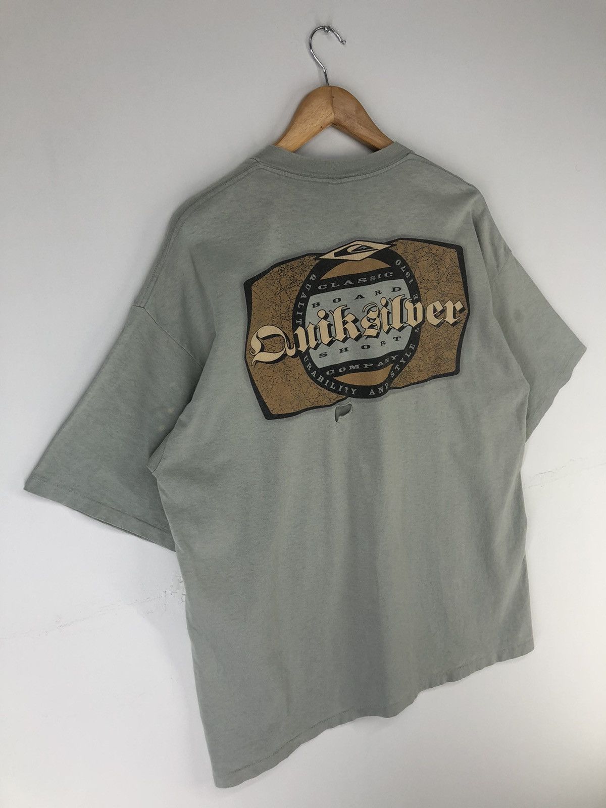 Quiksilver Vintage Quiksilver Big Logo Distressed Tshirt Size US XL / EU 56 / 4 - 11 Thumbnail