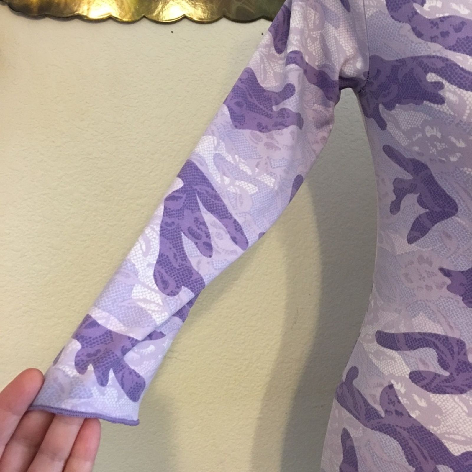 Other Styles purple camo & lace print stretch top S Size S / US 4 / IT 40 - 3 Thumbnail