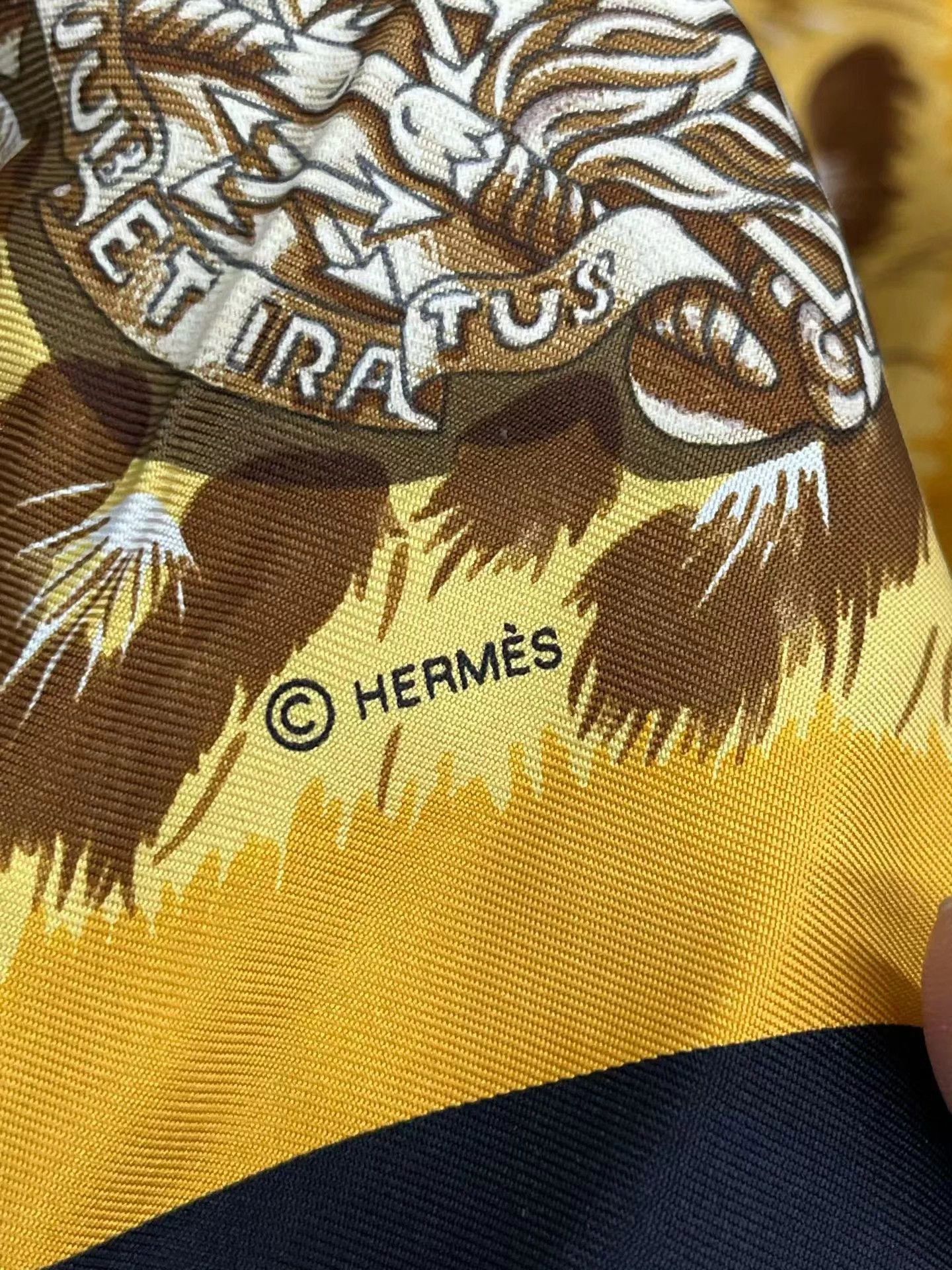 Hermes Hermes "Helmet & Feather" Silk Scarf 98 New 90x90cm Size ONE SIZE - 4 Thumbnail