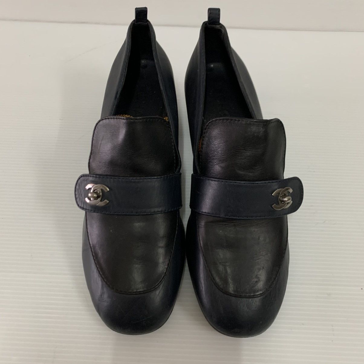 Chanel CC Logos Black Leather Shoes Pre-owned