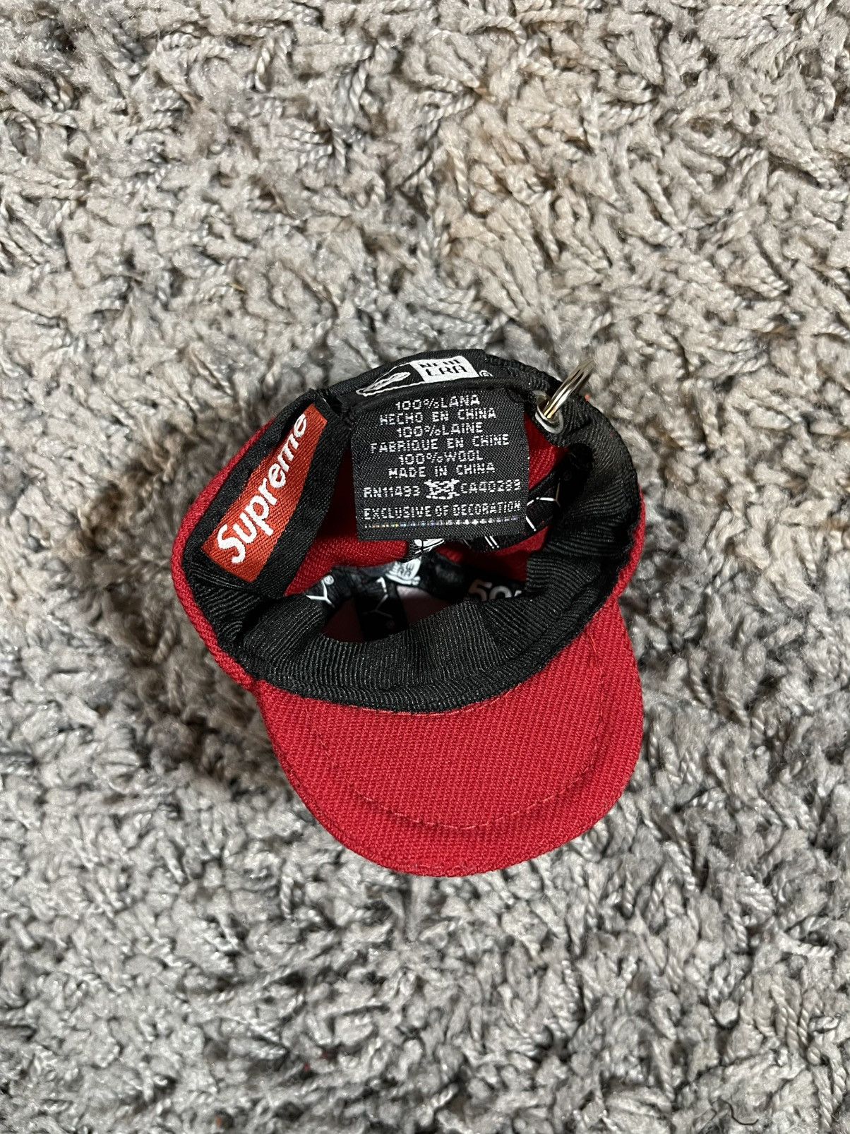 New Era × Supreme 2014FW Supreme New Era Cap Hat Keychain Red Rare Size ONE SIZE - 8 Thumbnail
