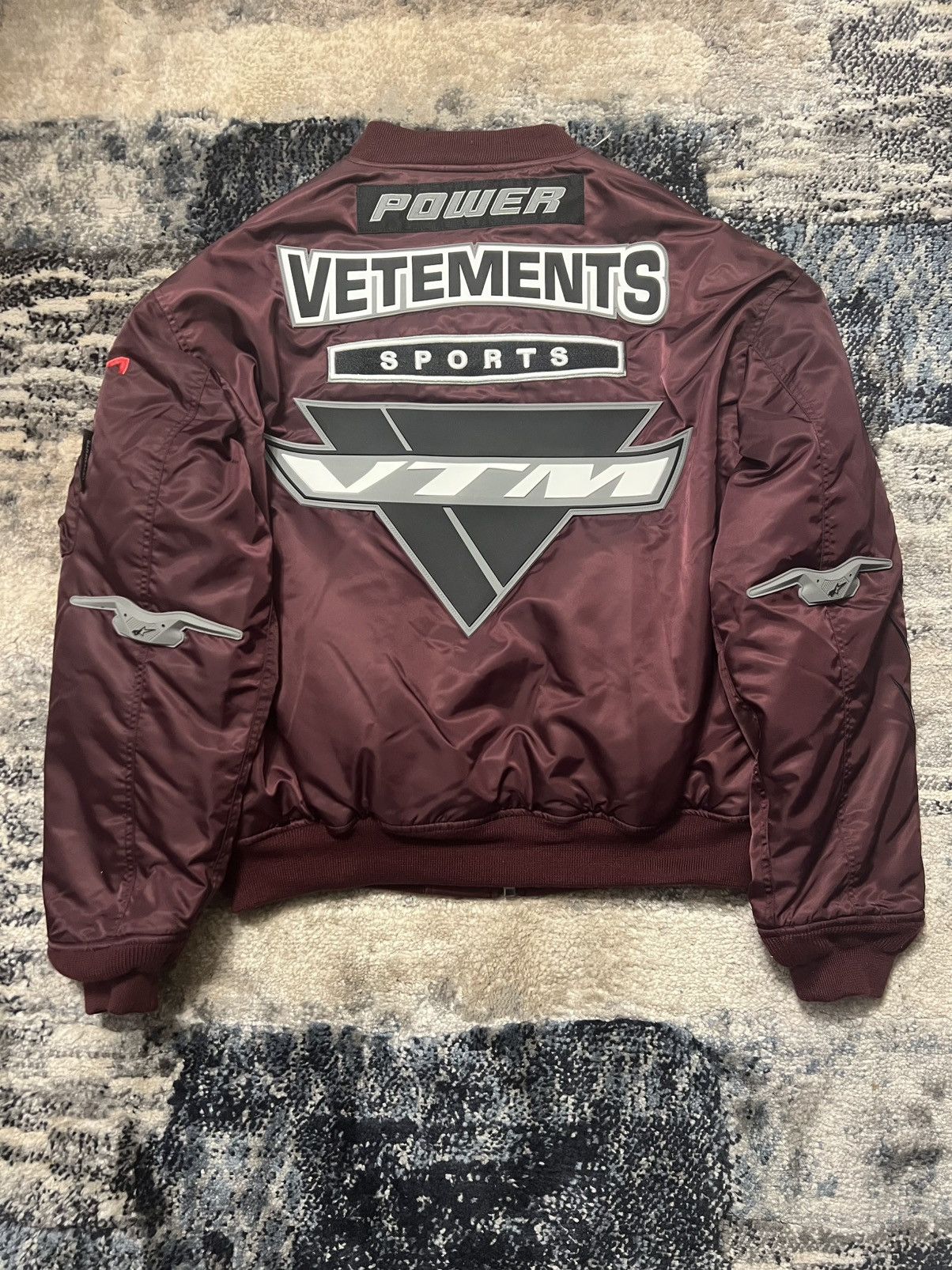 Alpha Industries × Vetements Vetements AW18 Racing Bomber Jacket Burgundy / Blood Red Size US S / EU 44-46 / 1 - 1 Thumbnail