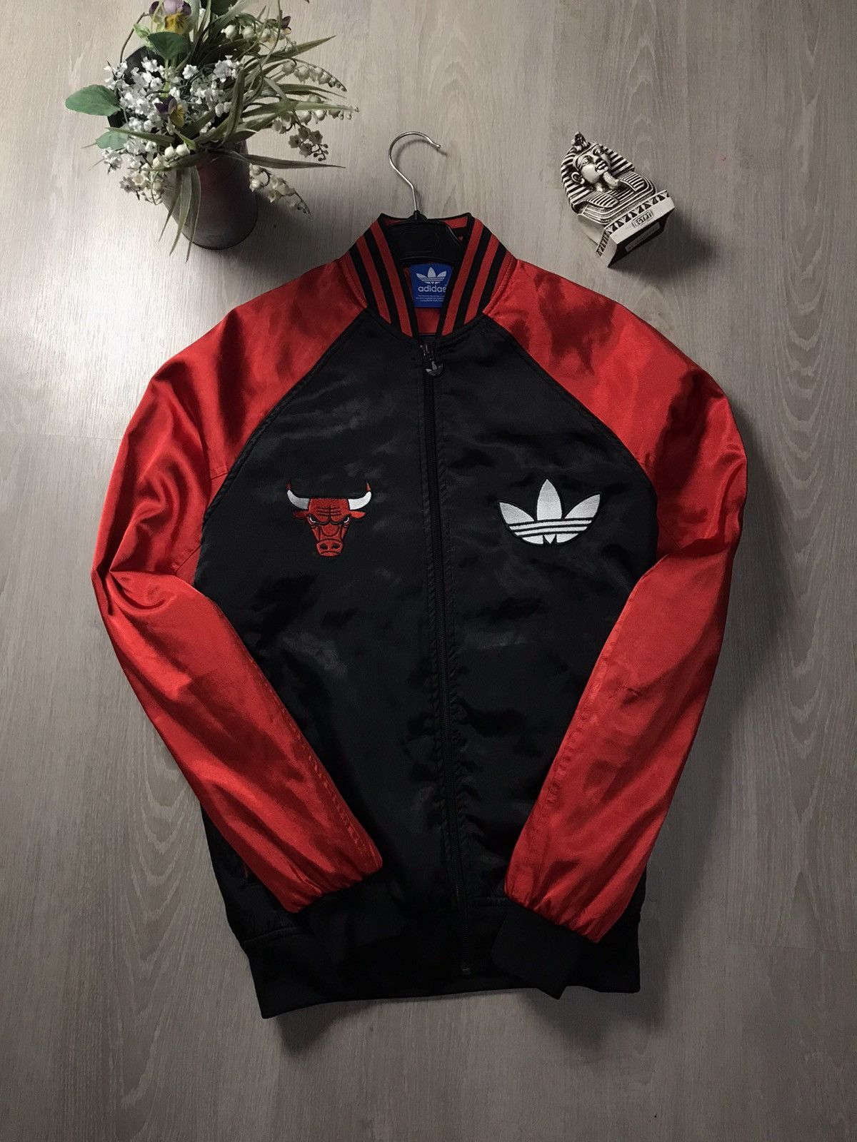 Adidas Chicago Bulls light bomber