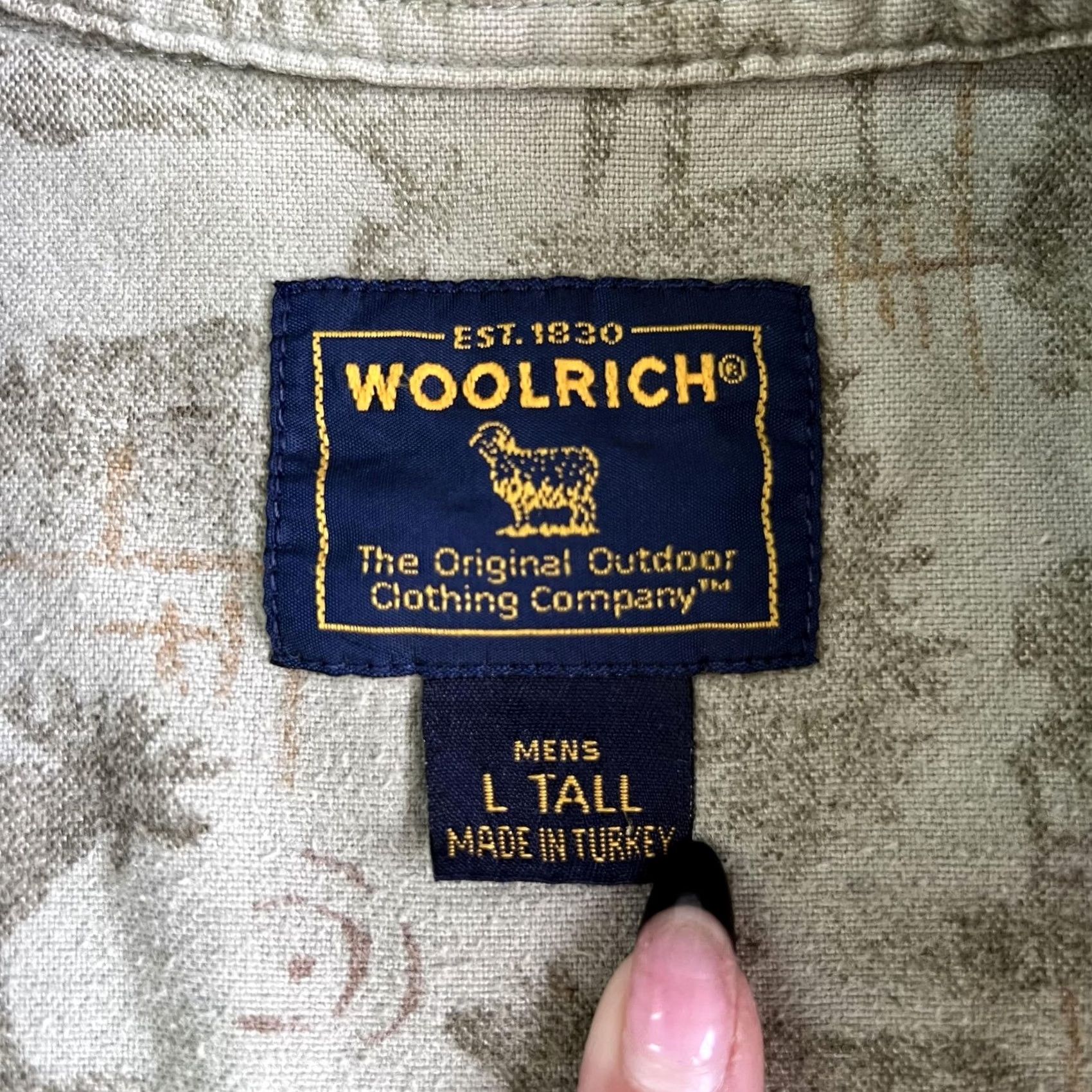 Vintage VINTAGE Woolrich Shirt Mens LT Green Beige Deer Print Button Front Hunting Graphic Print Size US L / EU 52-54 / 3 - 4 Thumbnail