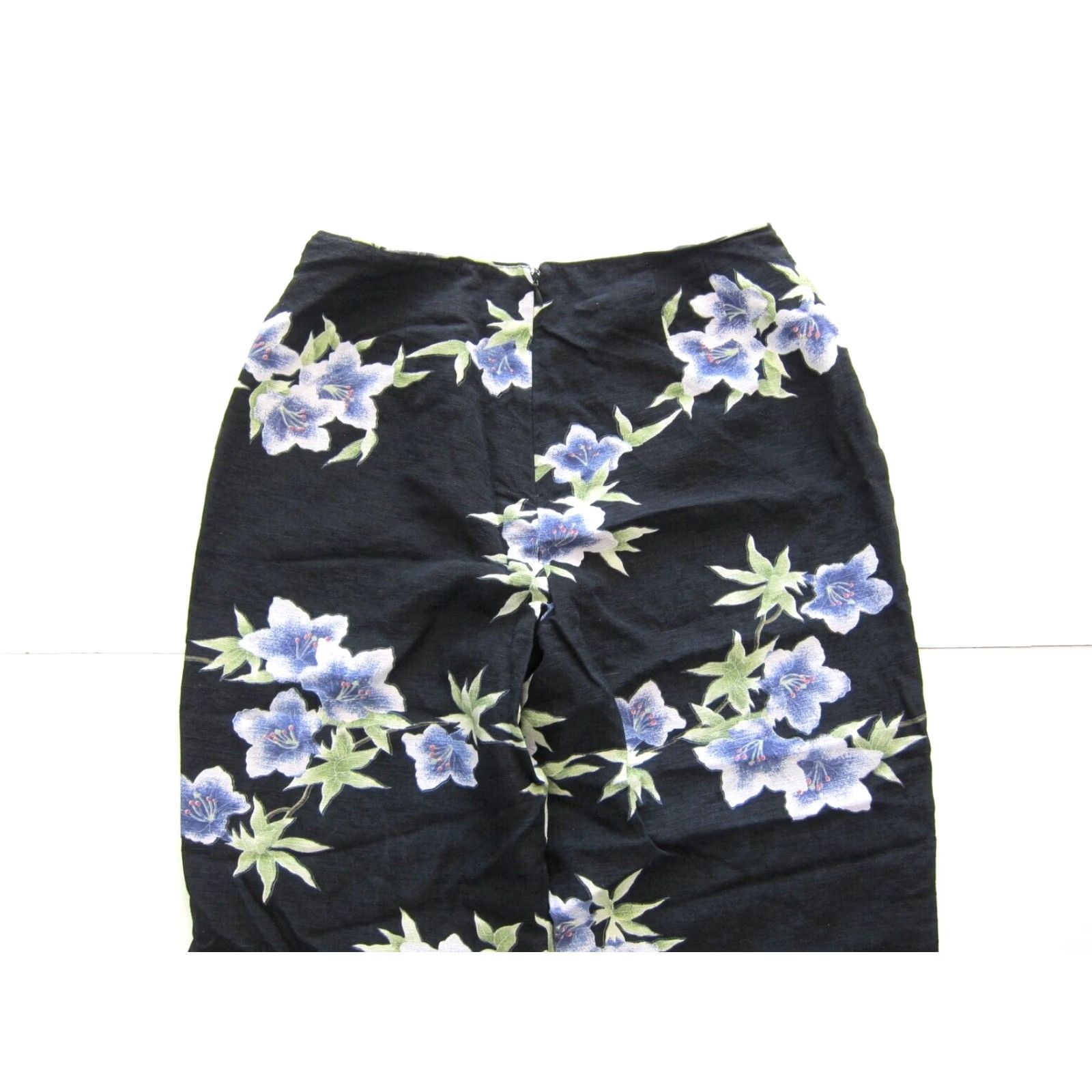 Tommy Bahama Tommy Bahama 100% Silk Black Blue Green Floral Capri Pant Woman Size 8 Size 30" / US 8 / IT 44 - 5 Thumbnail