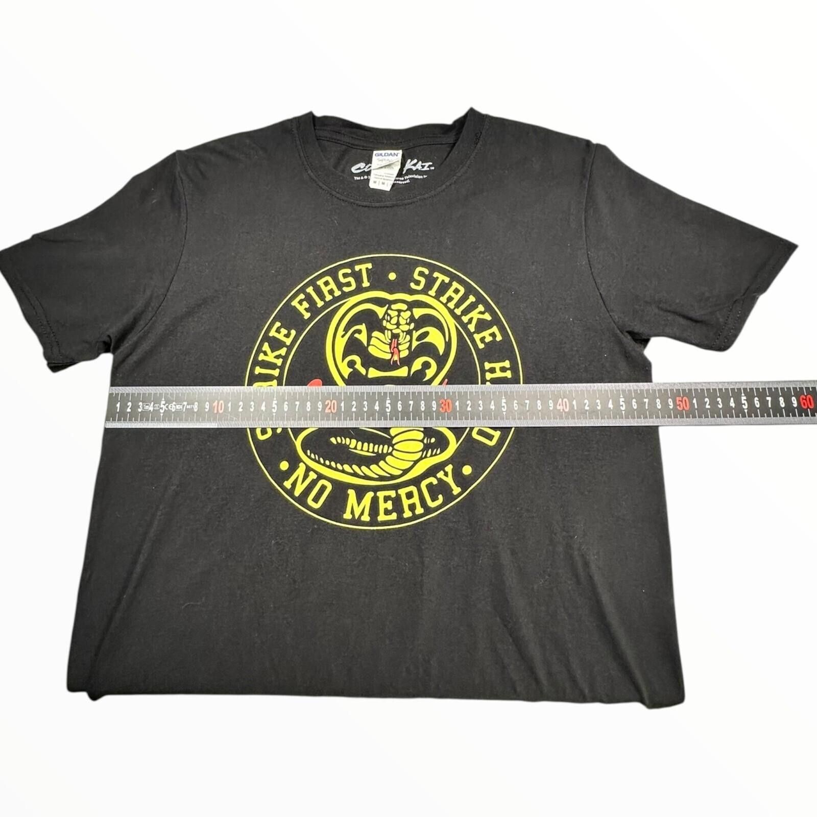 Gildan Cobra Kai T-Shirt Men's UK Size M Black Graphic Print Size US M / EU 48-50 / 2 - 7 Thumbnail