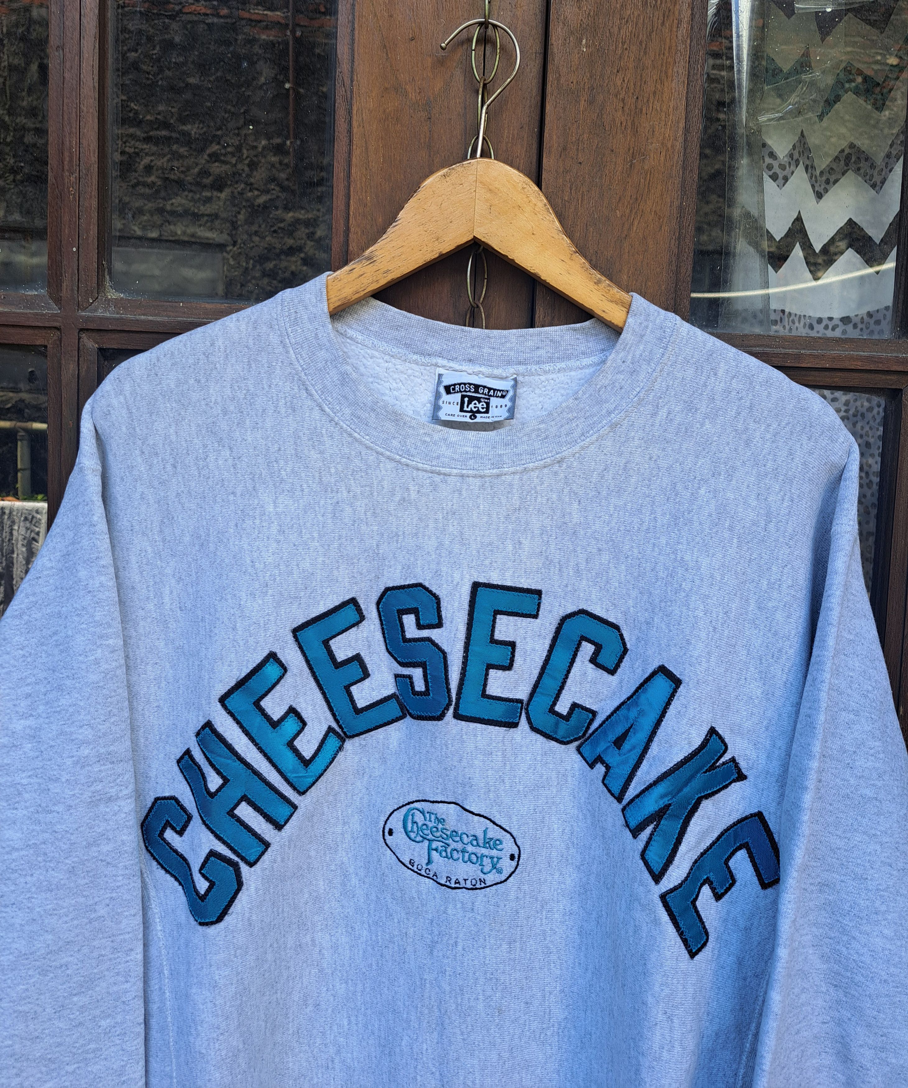Lee Vtg 90s Lee Crossgain x The Cheesecake Factory Sweatshirt Size US L / EU 52-54 / 3 - 2 Thumbnail