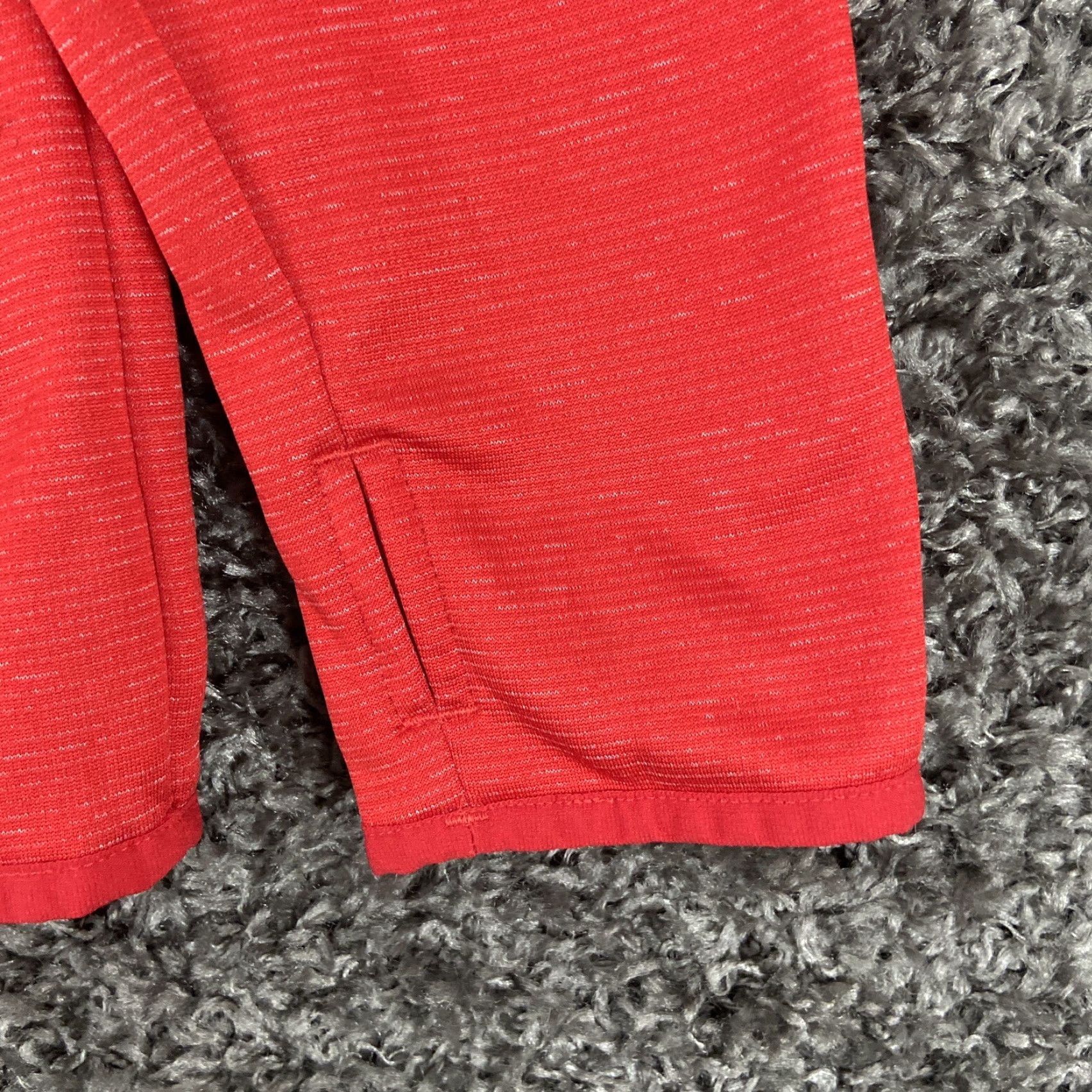 Under Armour VINTAGE? Wait no. Under Armour ColdGear Scuba Neck Sweatshirt Women S Red All Seasons Pockets Pullover Activewear Size S / US 4 / IT 40 - 4 Thumbnail