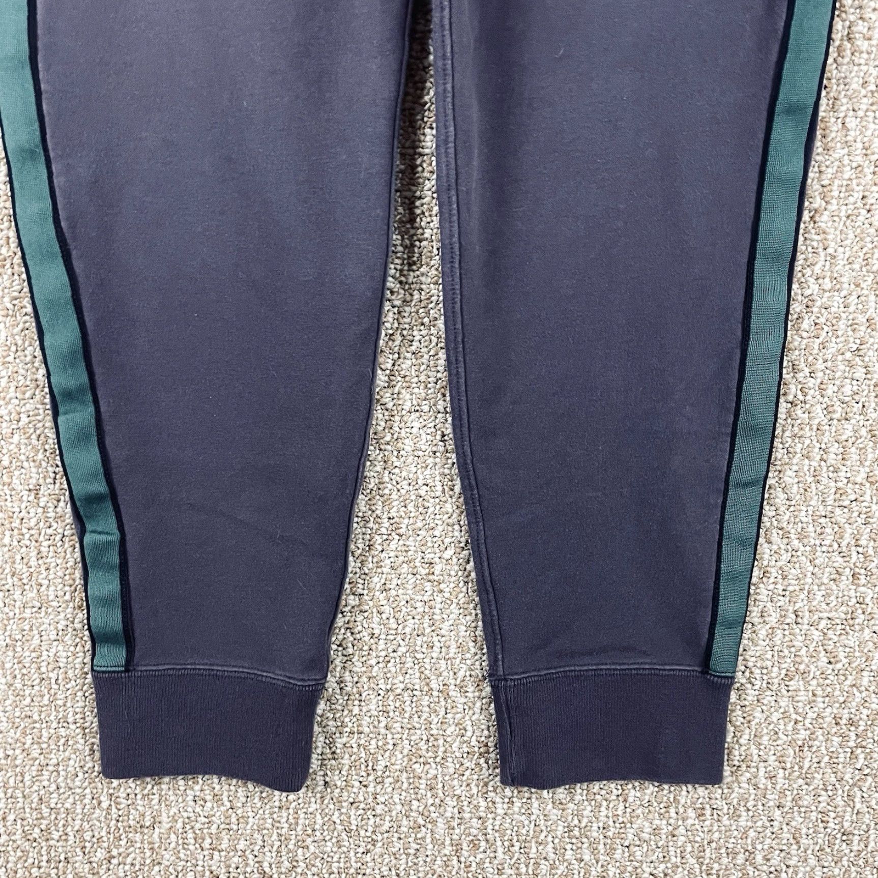 Abercrombie & Fitch Abercrombie & Fitch Joggers Sweatpants Men’s M Purple Stripe 90s Logo Athleisure Gym Running Pockets Elastic Waist Cotton Blend Regular Pants Size US 31 - 4 Thumbnail