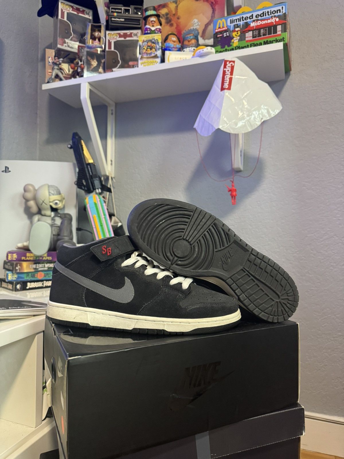 Nike × Nike SB Nike SB Dunk Mid Pro “Grip Tape” 2009 Size US 9.5 / EU 42-43 - 2 Thumbnail