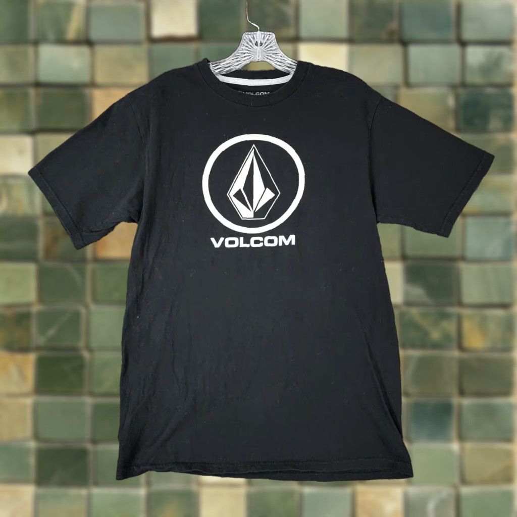 Volcom VINTAGE Volcom Mens Balck Short Sleeve Graphic Tee M Black Mens T-Shirt Size US 31 - 1 Thumbnail