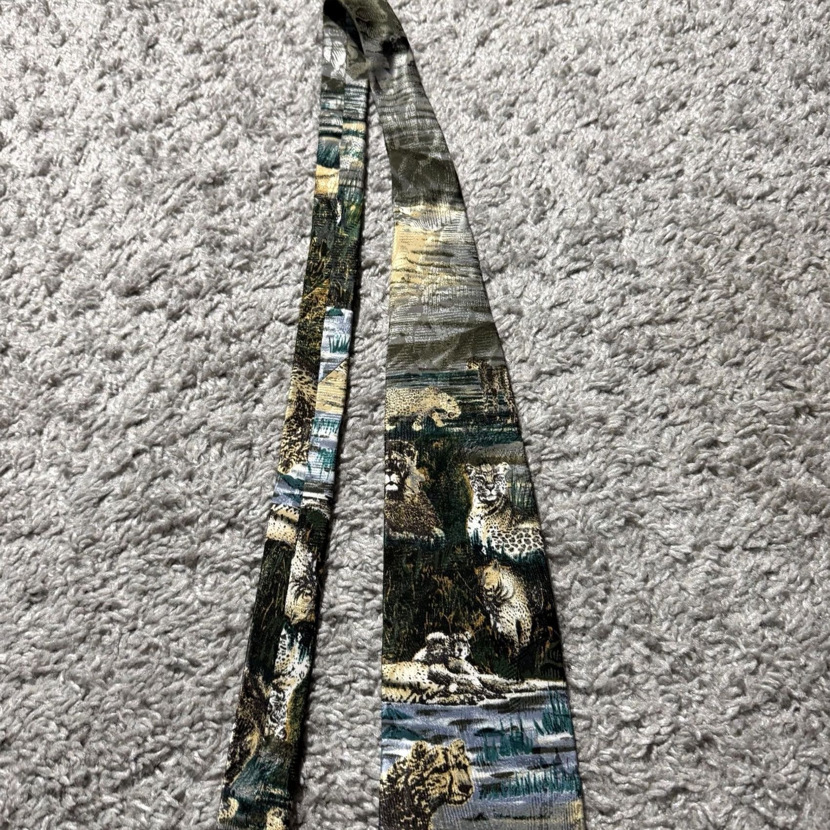 Vintage VINTAGE Wembley Endangered Wildlife Species Big Cats Tie 100% Silk Made In USA Men Size ONE SIZE - 3 Thumbnail