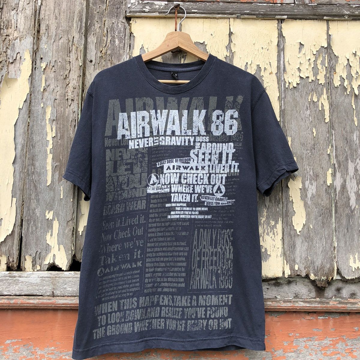 Vintage y2k Sunfaded Airwalk 86 Streetwear Tshirt