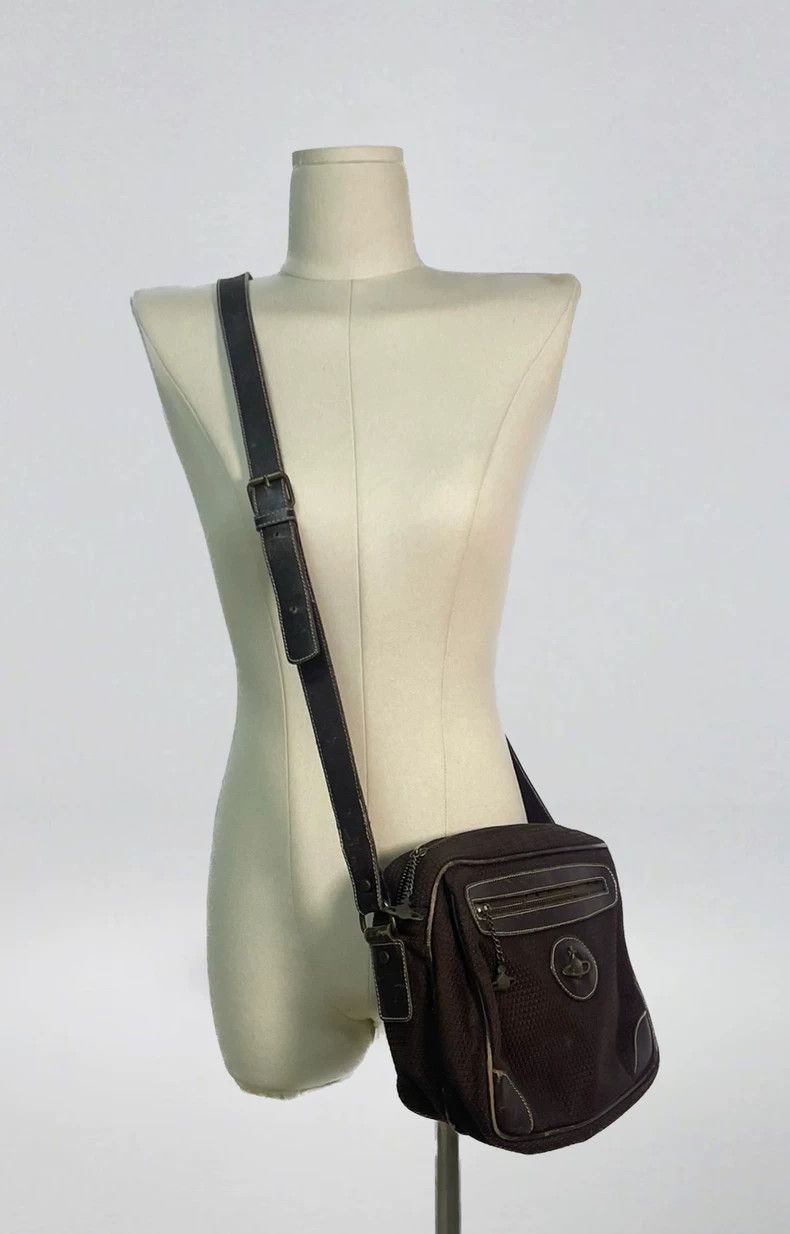 Vivienne Westwood Vivienne Westwood size os The postman carried a bag Size ONE SIZE - 1 Thumbnail