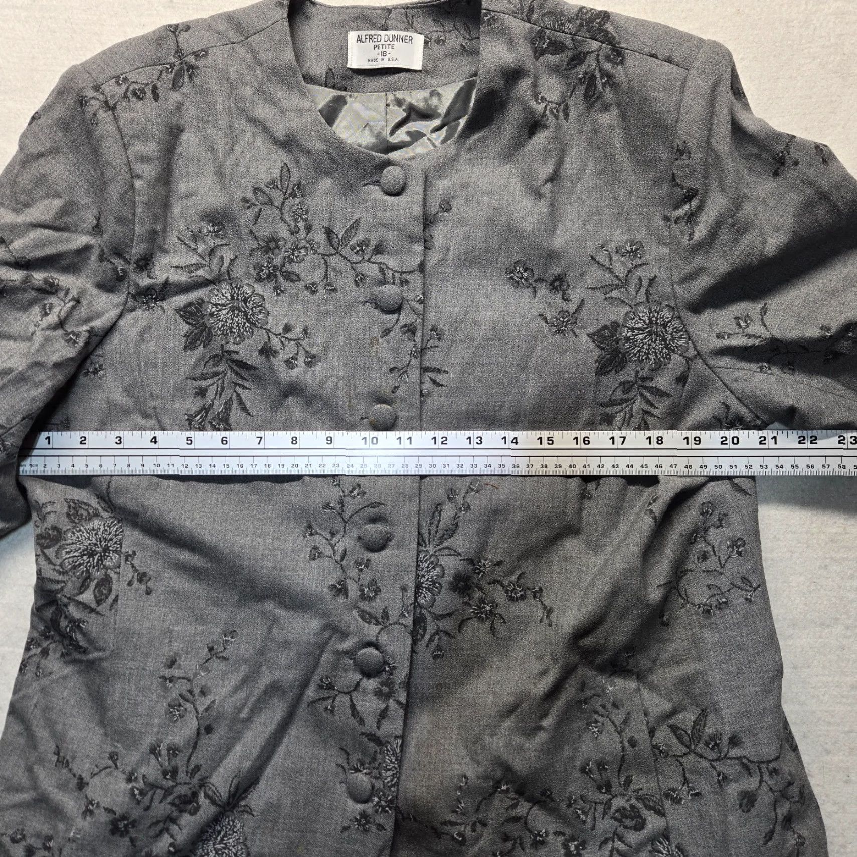 Vintage Alfred Dunner Jacket Women 18P Gray Floral Long Sleeve Button Up Coat Overcoat With Shoulder Pads Size XXL / US 16-18 / IT 52-54 - 7 Thumbnail