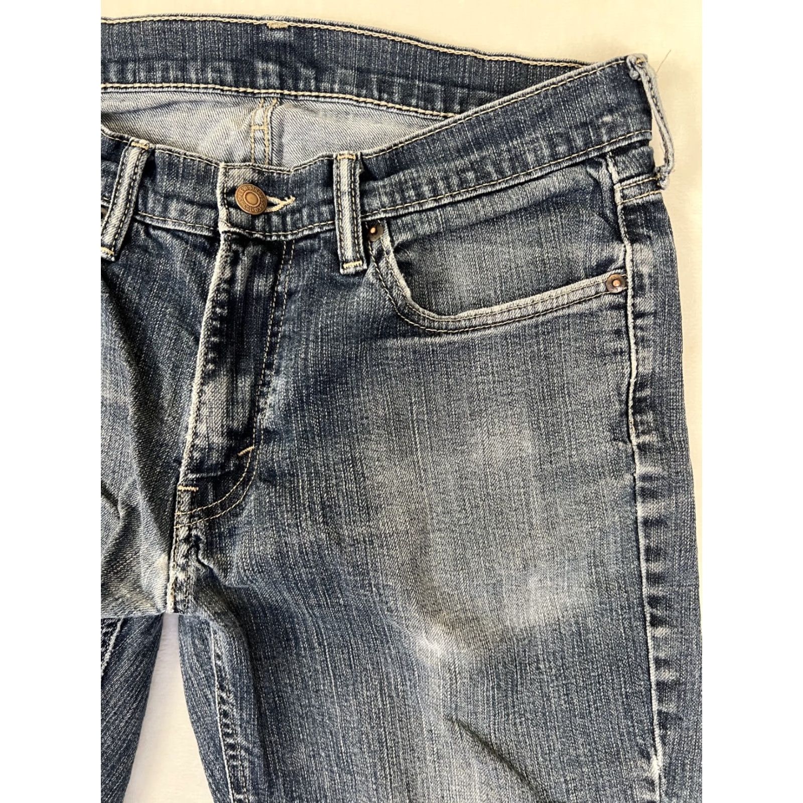 Levi's Levi's 541 Jeans Mens 31x30 Athletic Fit Blue Denim Pants Medium Dark Wash 5-Pocket Jeans Mens Athletic Fit Regular Size 31 Blue Read Size US 31 - 2 Thumbnail