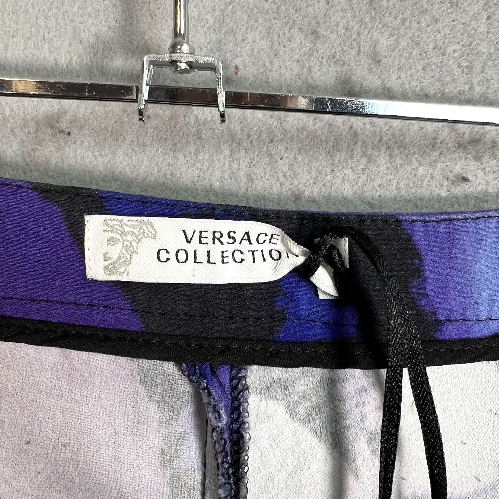 Vintage VINTAGE Versace Collection Pants Women 48 Slim Leg Ankle Cheetah Print Blue Purple Womens Size 34" / US 12 / IT 48 - 7 Thumbnail