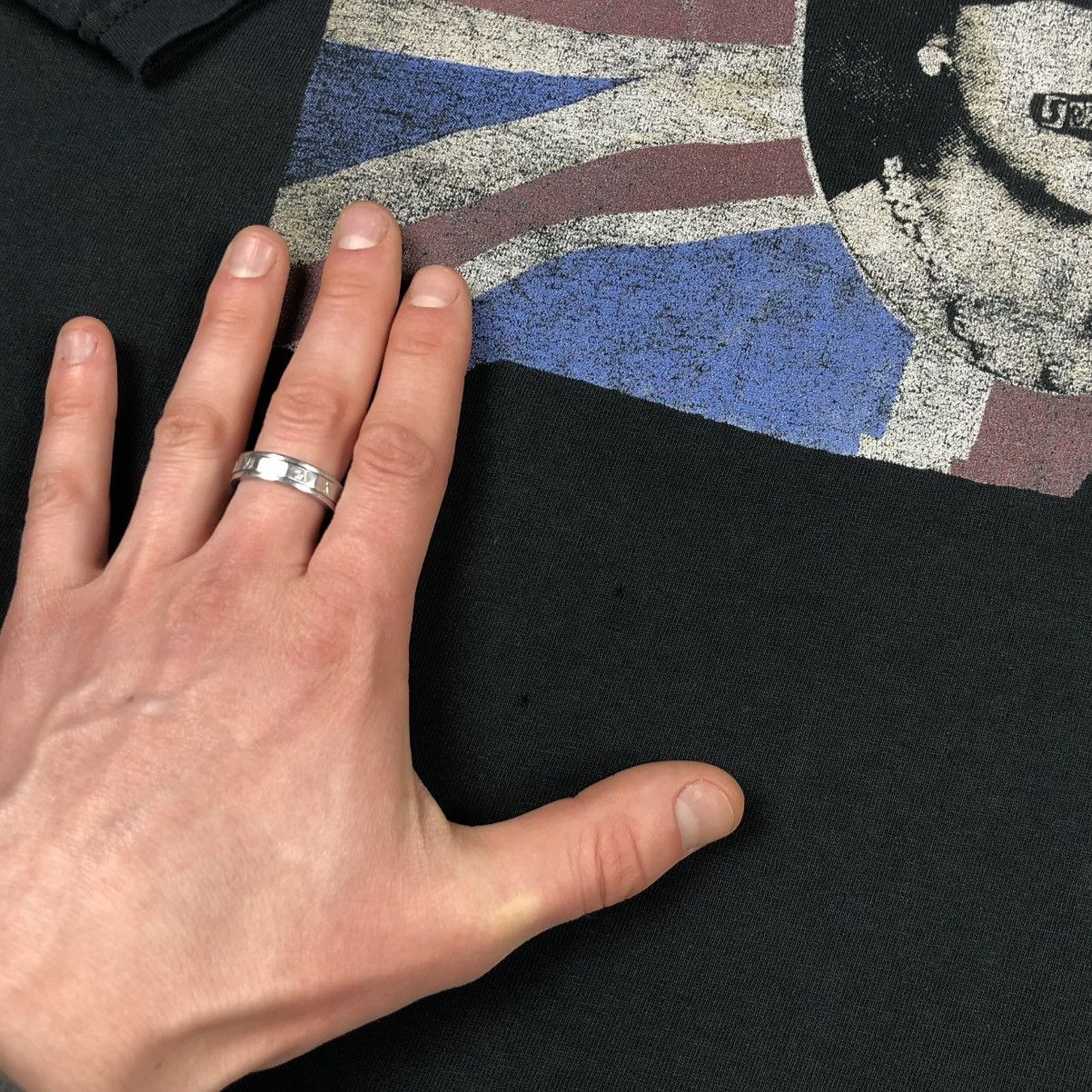 Band Tees Vintage 2002 Sex Pistols God Save Queen Tee Size US XL / EU 56 / 4 - 11 Thumbnail